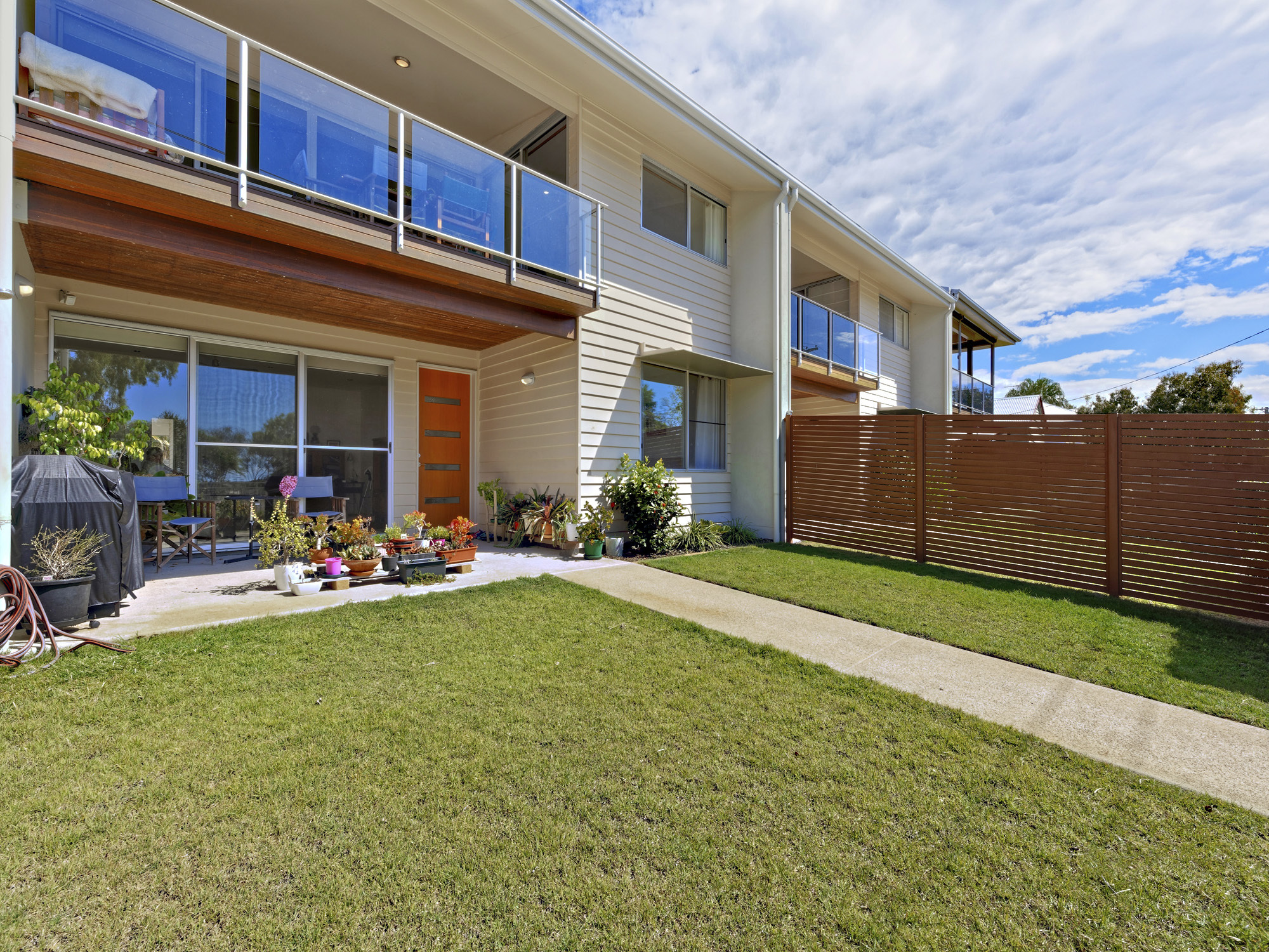 A1 Realty Woodgate Beach Best Holiday Stunning Executive Beach Front Town House