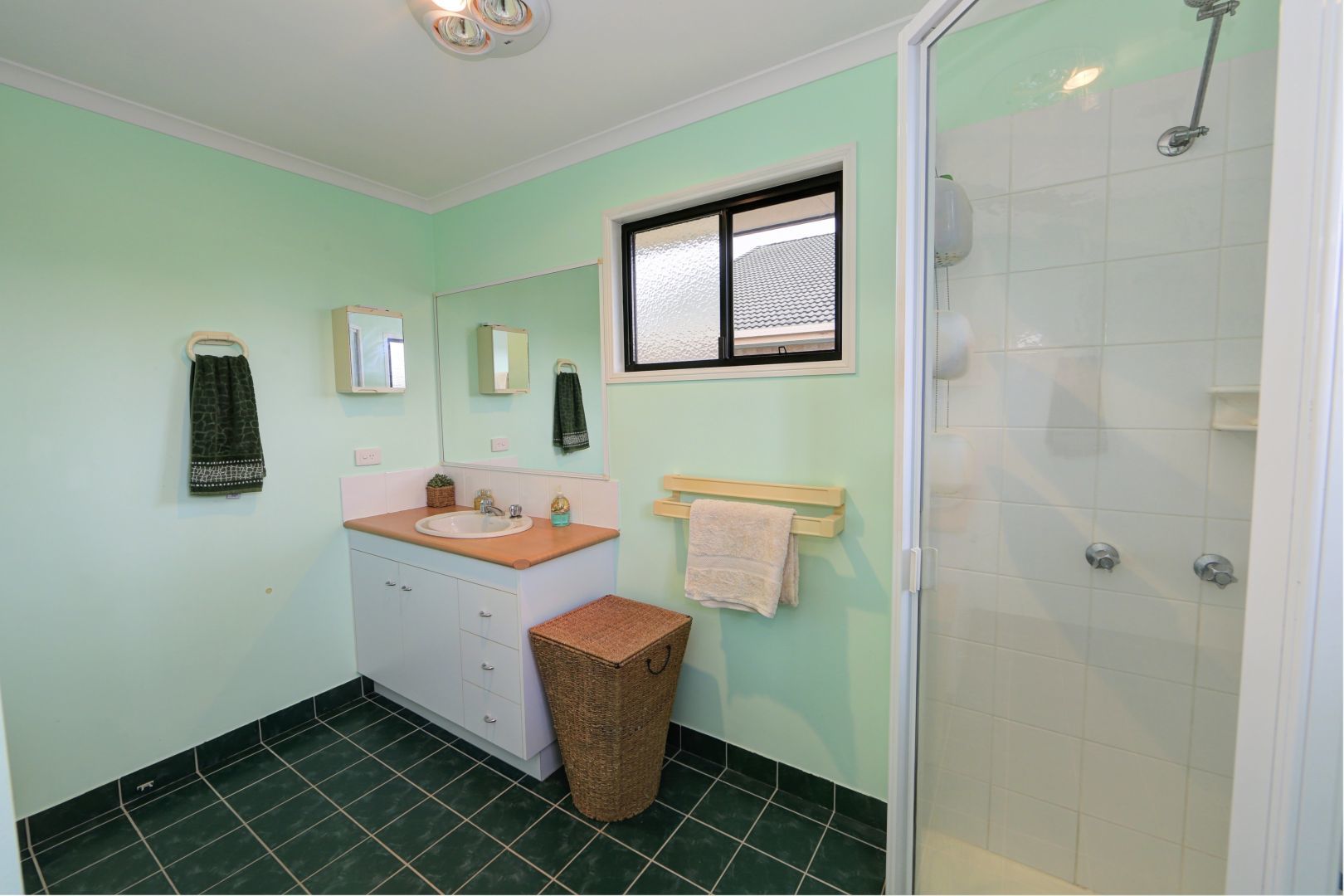 A1 Realty Woodgate Beach Best Holiday Beautiful Home in Peaceful Pocket with
