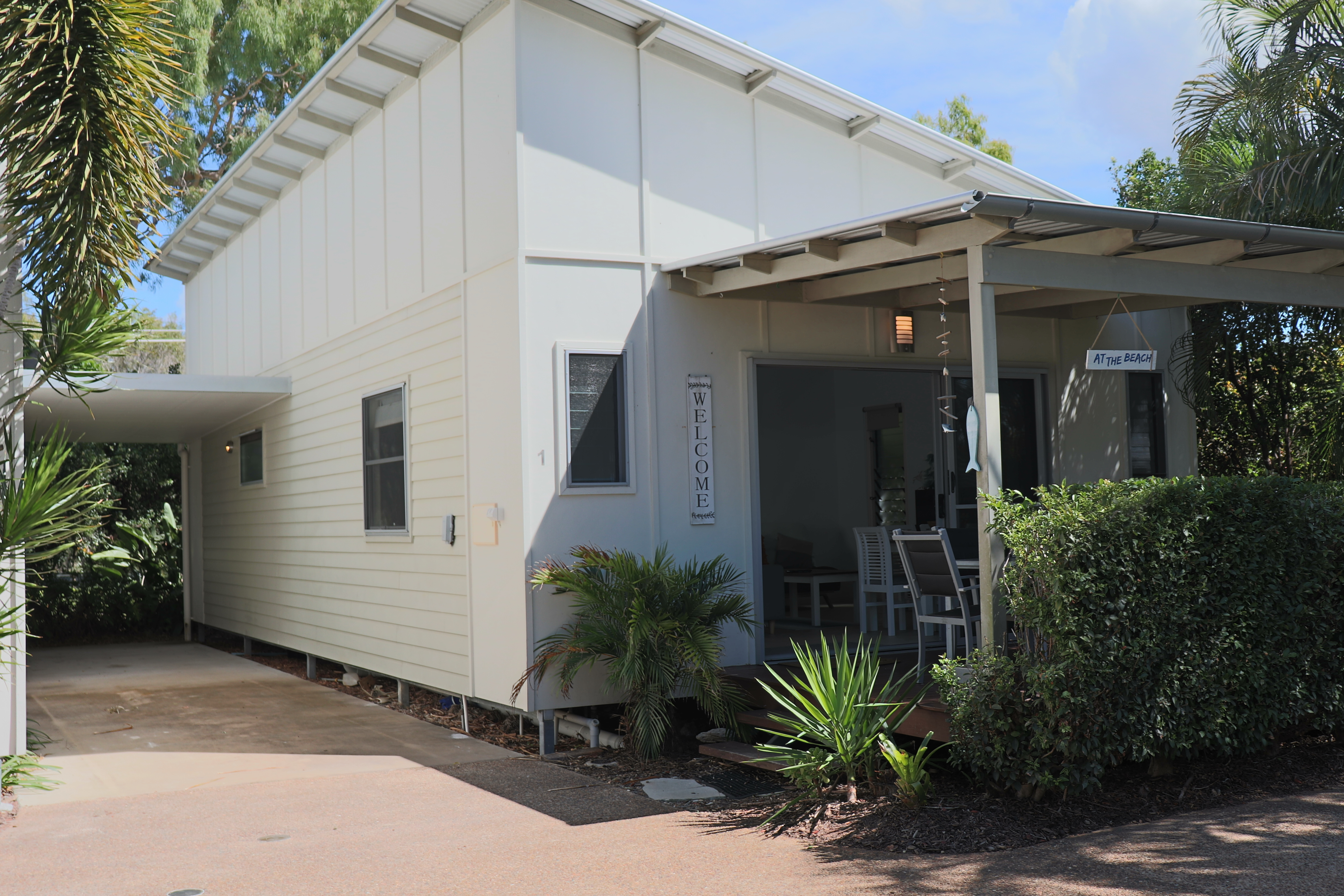 A1 Realty Woodgate Beach Best Holiday BEACH HOUSE 100M FROM THE WATER