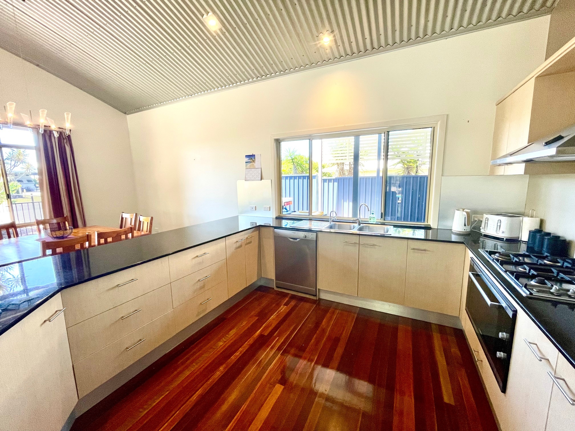 A1 Realty Woodgate Beach Best Holiday Resort Style Home
