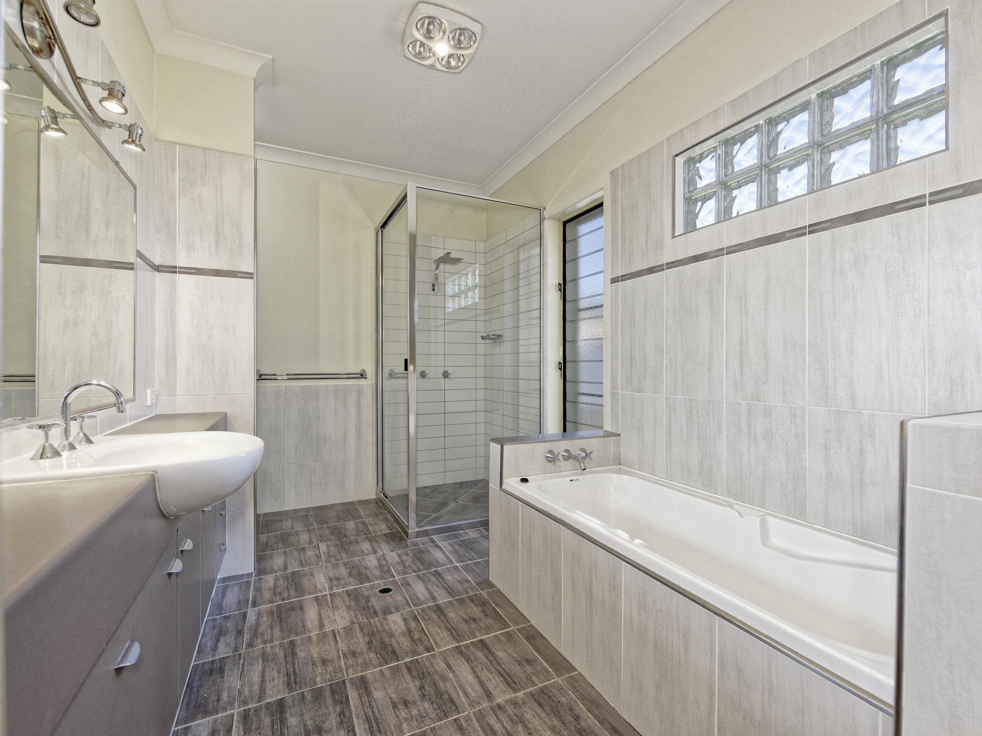 A1 Realty Woodgate Beach Best Holiday Resort Style Home