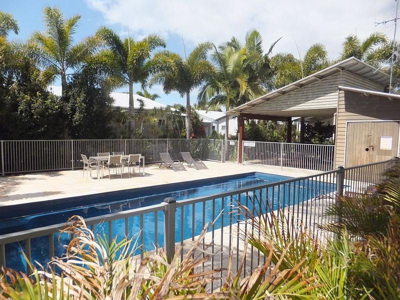 A1 Realty Woodgate Beach Best Holiday BEACH HOUSE 100M FROM THE WATER
