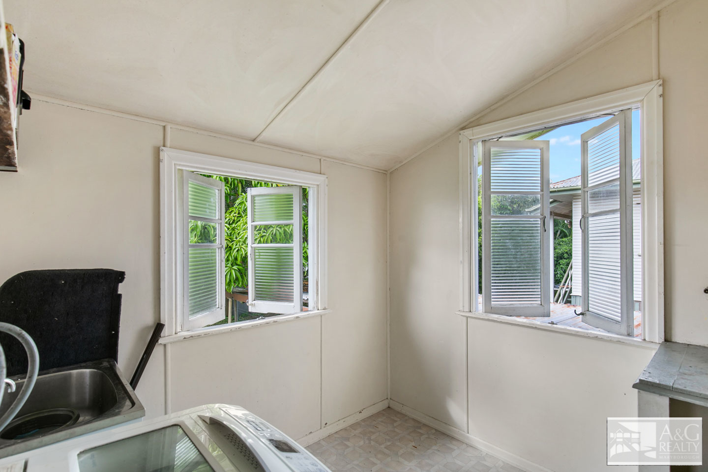 A & G Realty CUTE 3 BEDROOM IN BELL HILLTOP