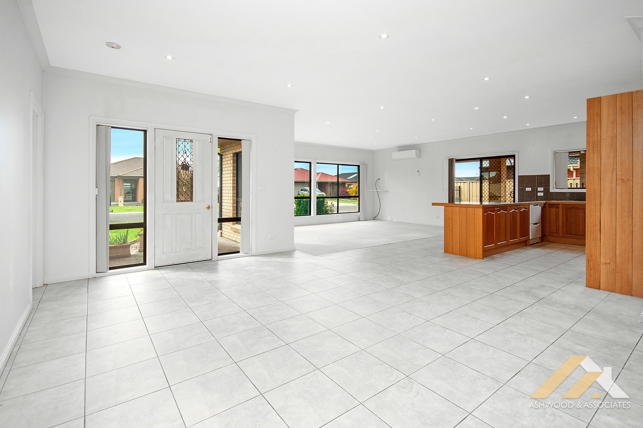 PERFECT FOR FIRST HOME BUYERS, RETIREES OR INVESTORS Ashwood & Associates Real Estate