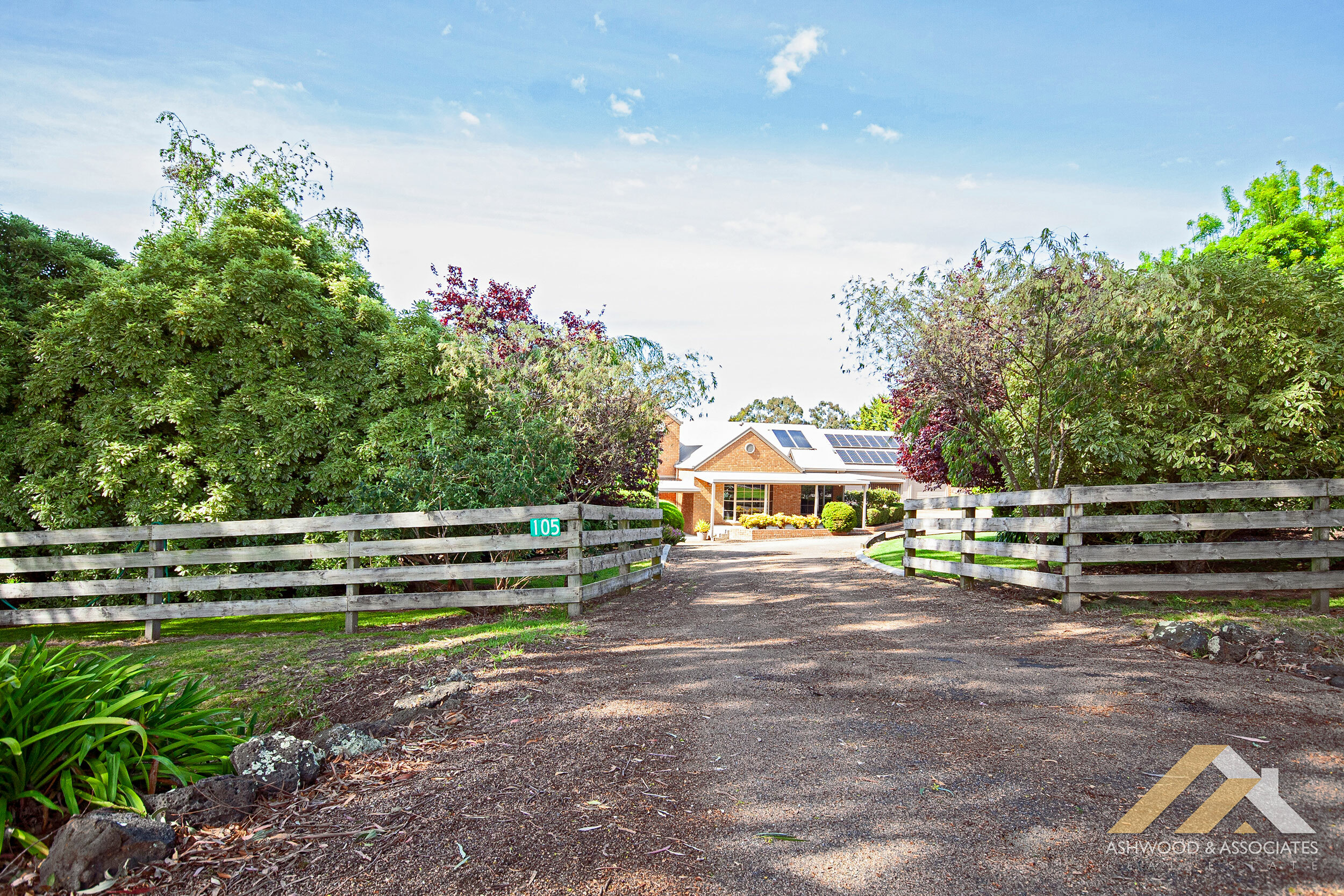 DREAM PROPERTY ON DOYLES Ashwood & Associates Real Estate