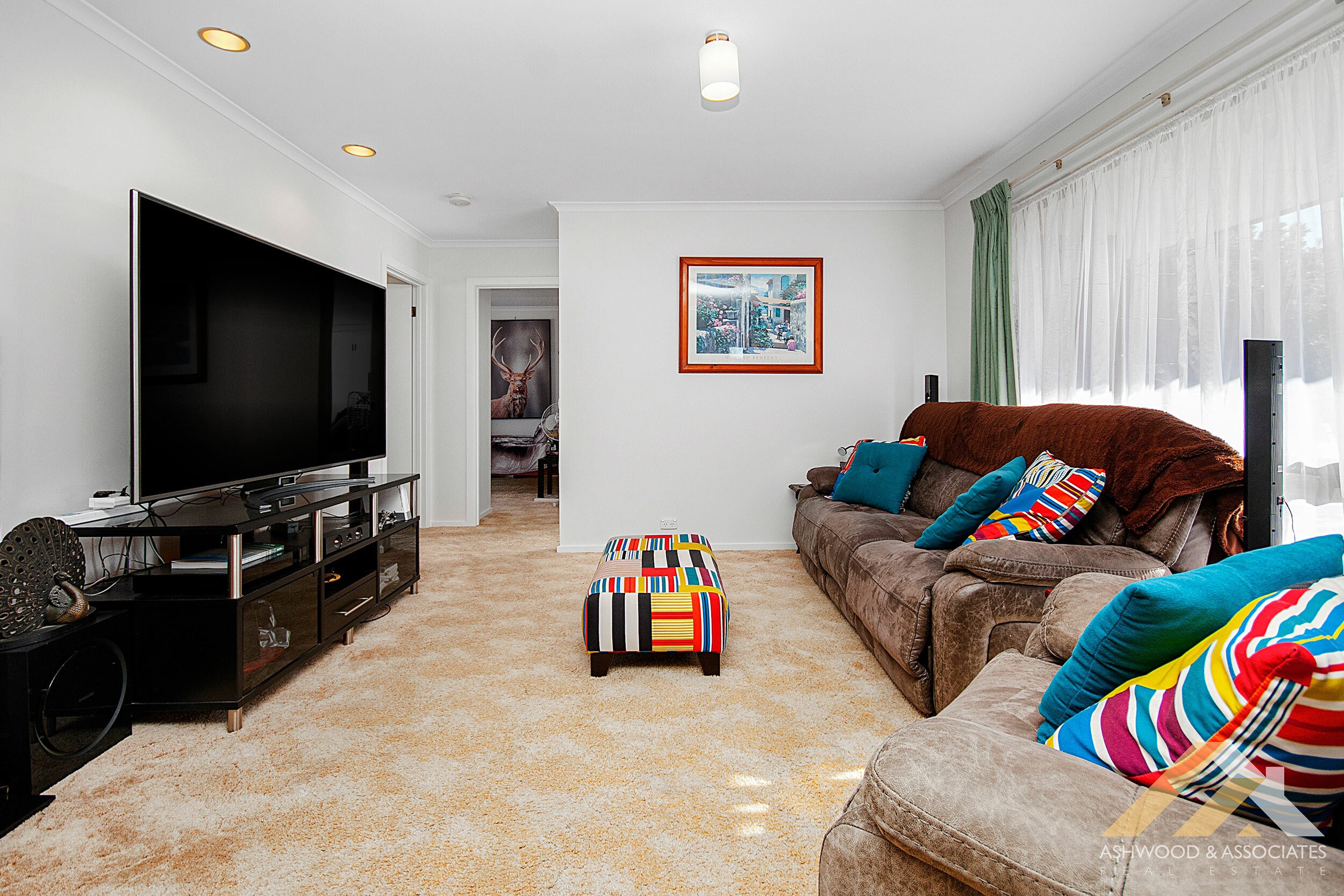 Spacious Town House Ashwood & Associates Real Estate