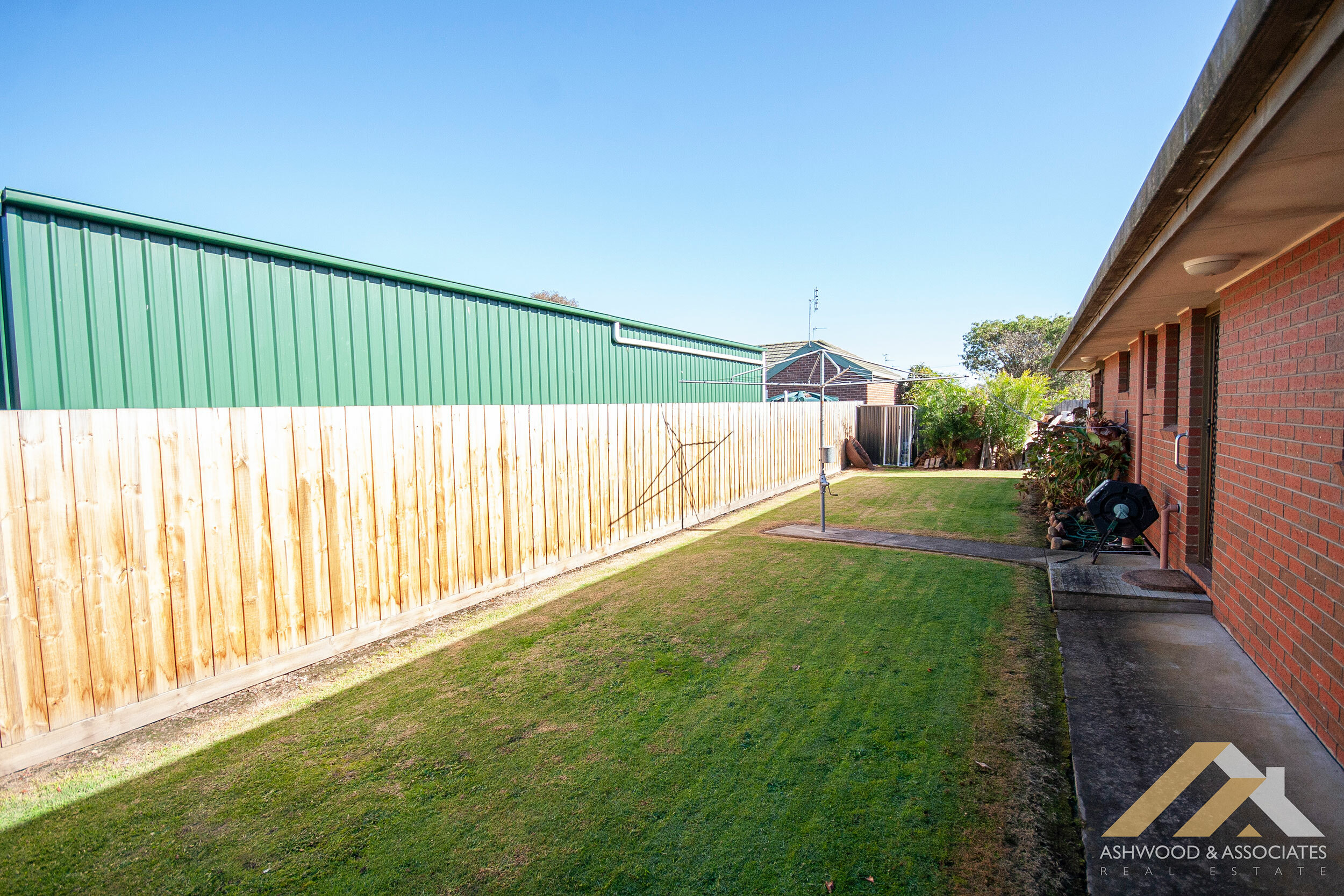 Spacious Town House Ashwood & Associates Real Estate