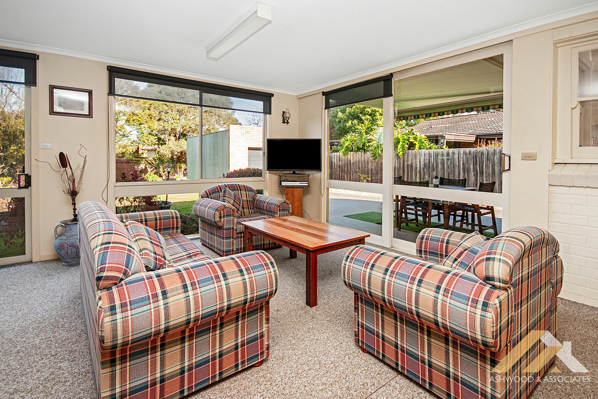 BAIRNSDALE BEAUTY Ashwood & Associates Real Estate