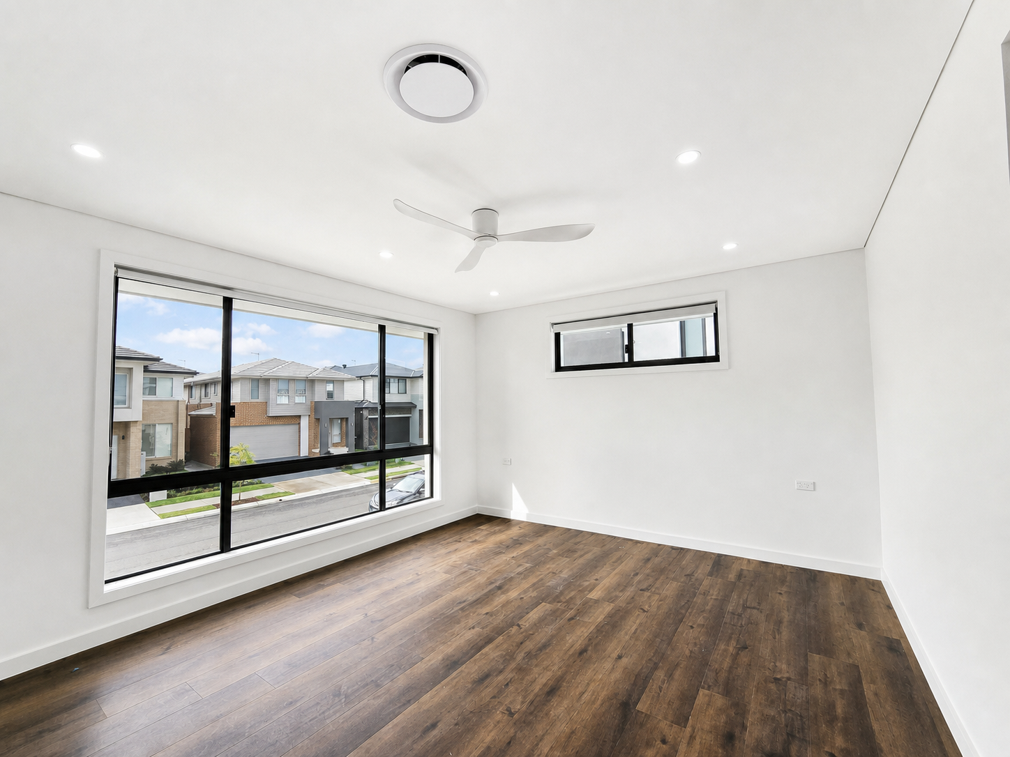 Brand New Luxury Family Home in Prime Rouse Hill Location — photo 7 of 8