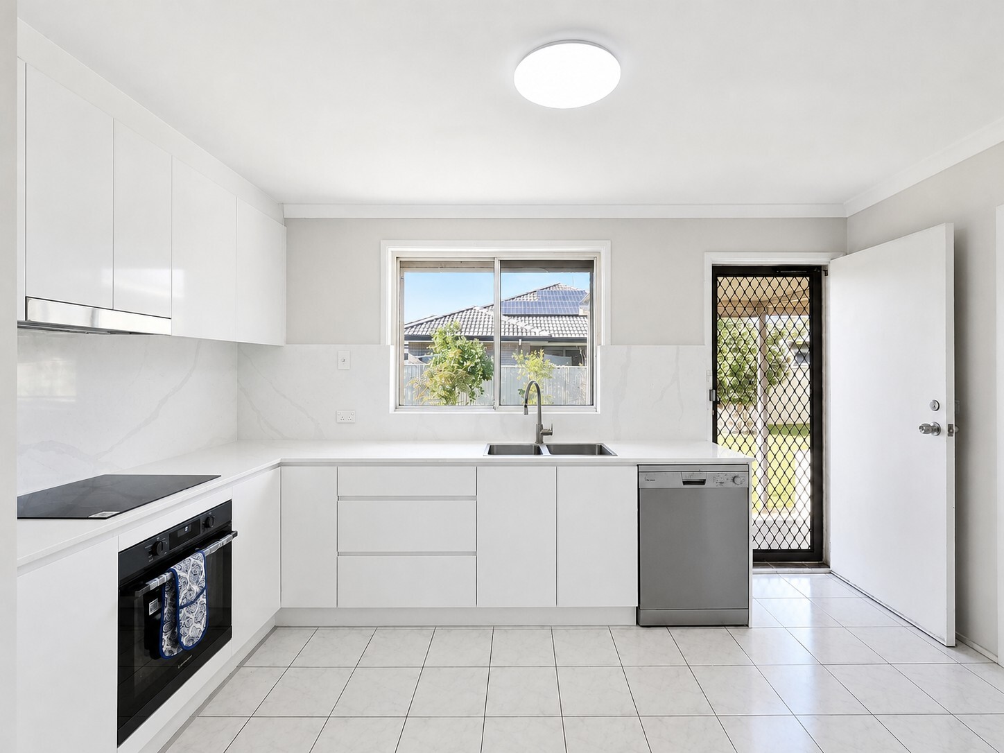 Family Home with Large Backyard in Prime Quakers Hill Location — photo 4 of 7