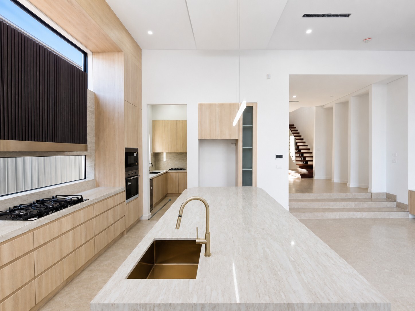 Brand New Luxury Family Home in Prime Rouse Hill Location — photo 3 of 9