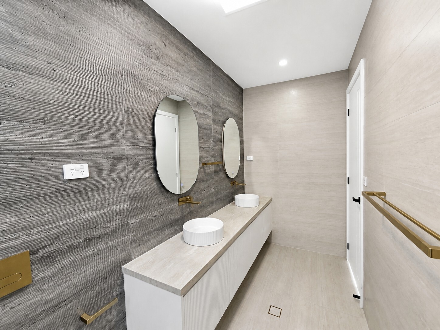 Brand New Luxury Family Home in Prime Rouse Hill Location — photo 9 of 9
