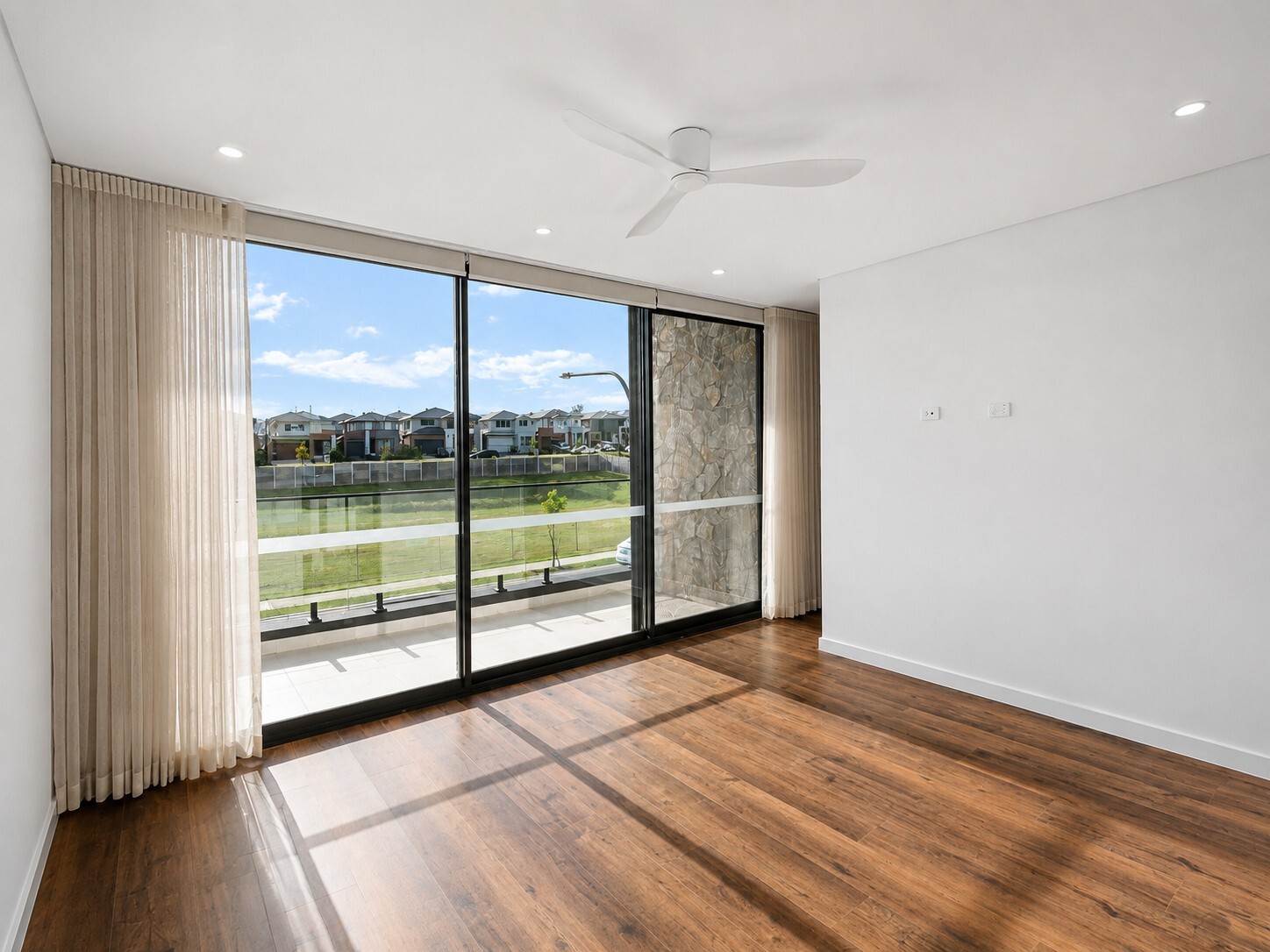 Brand New Luxury Family Home in Prime Rouse Hill Location — photo 4 of 9