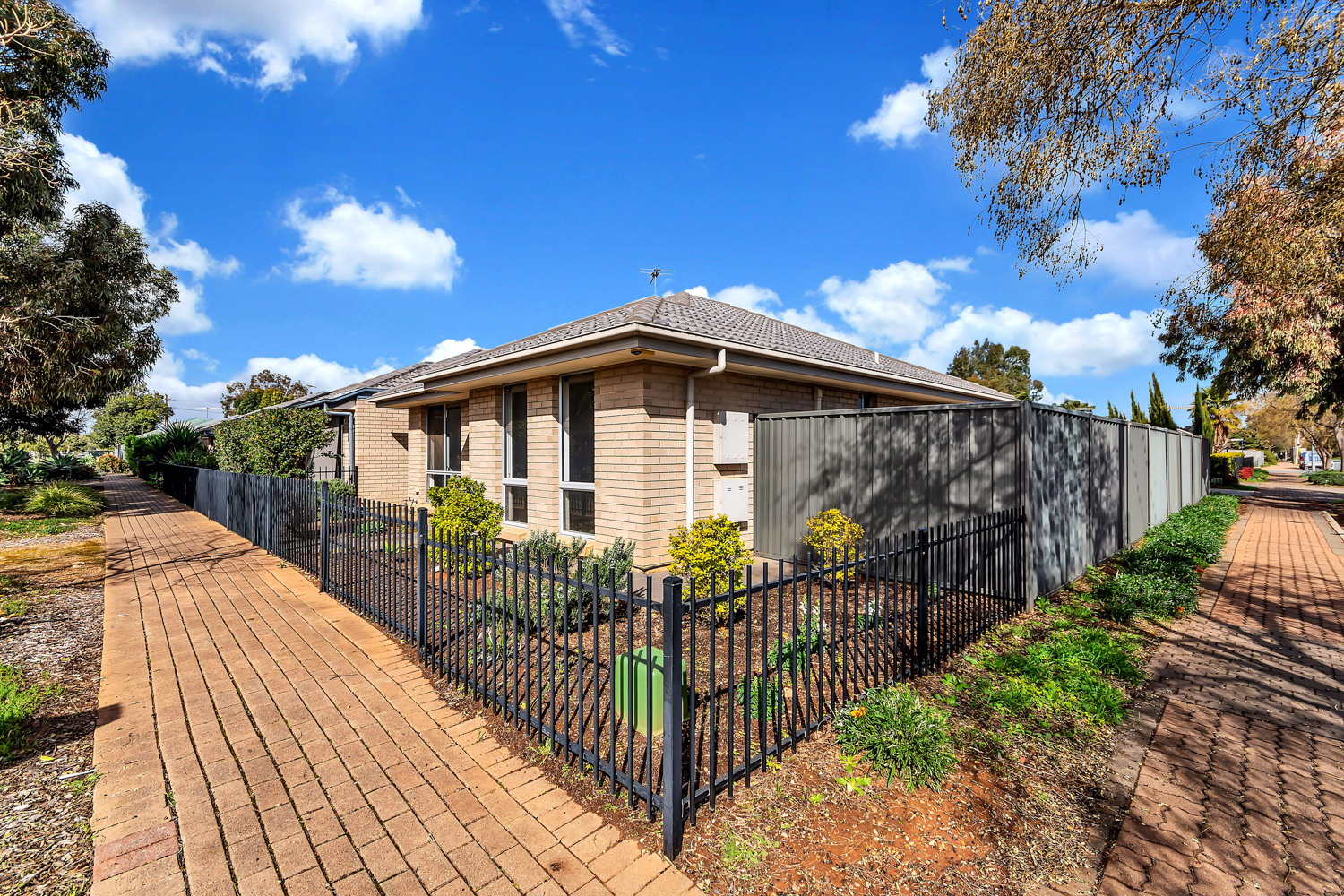 Bailey Property FREE STANDING MODERN HOME