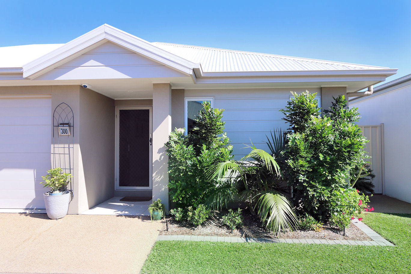 Bargara Real Estate STYLE—LUXURY—OCEAN—Over 50’s Palm Lakes Resort