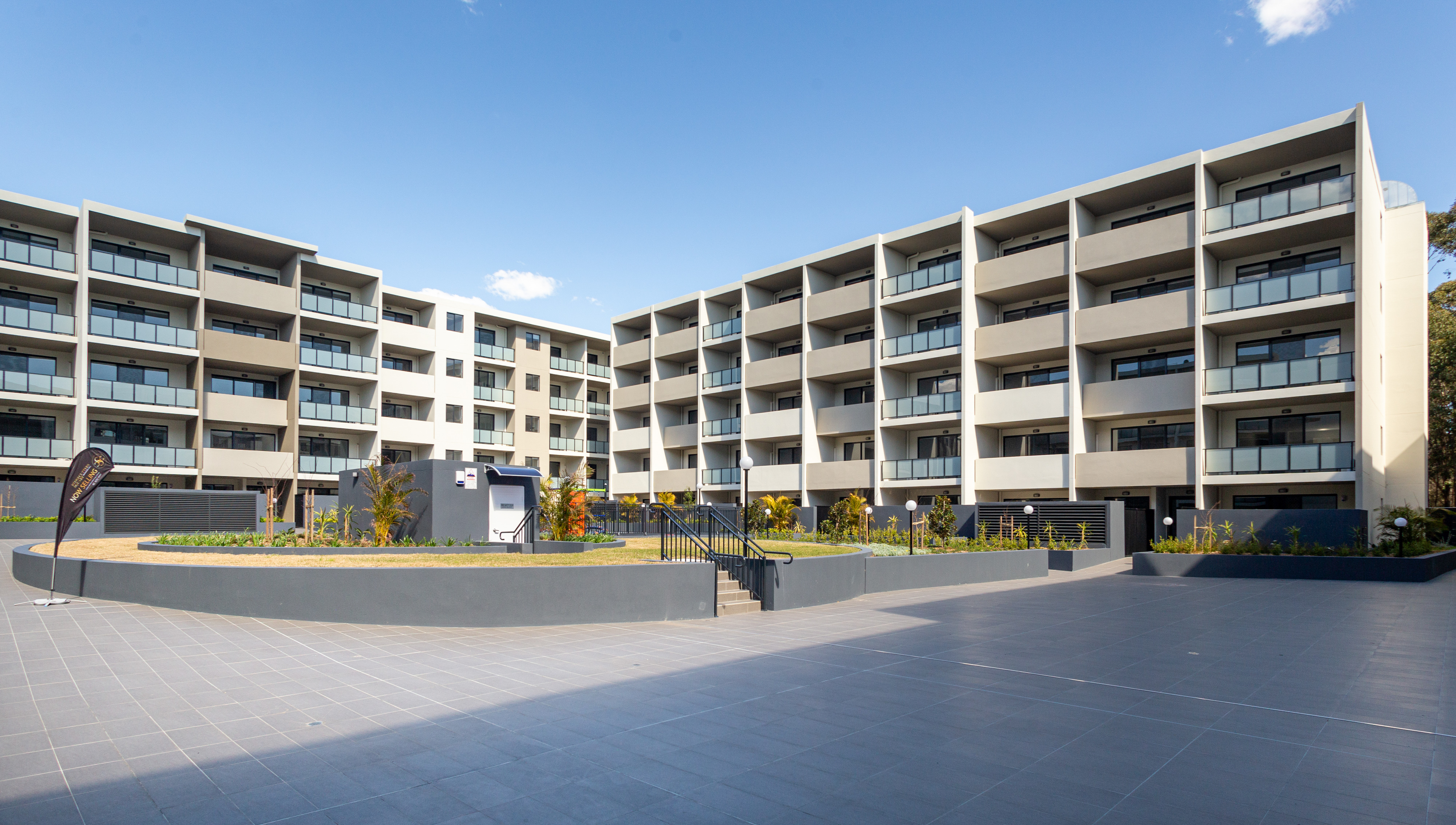 Base Realty Large Studio Apartment with separate living/Kitchen area