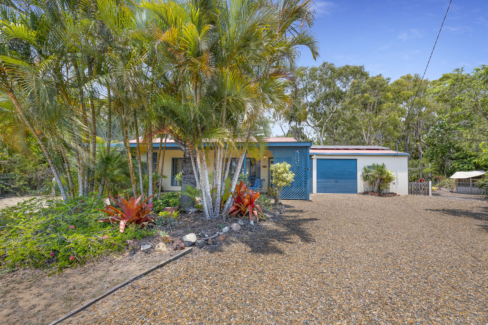 Beachside Moore Park Real Estate Coastal Beachhouse!