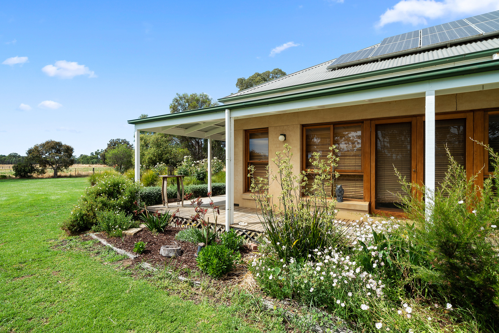 Benalla Residential Rural Real Estate ESCAPE TO THE COUNTRY...