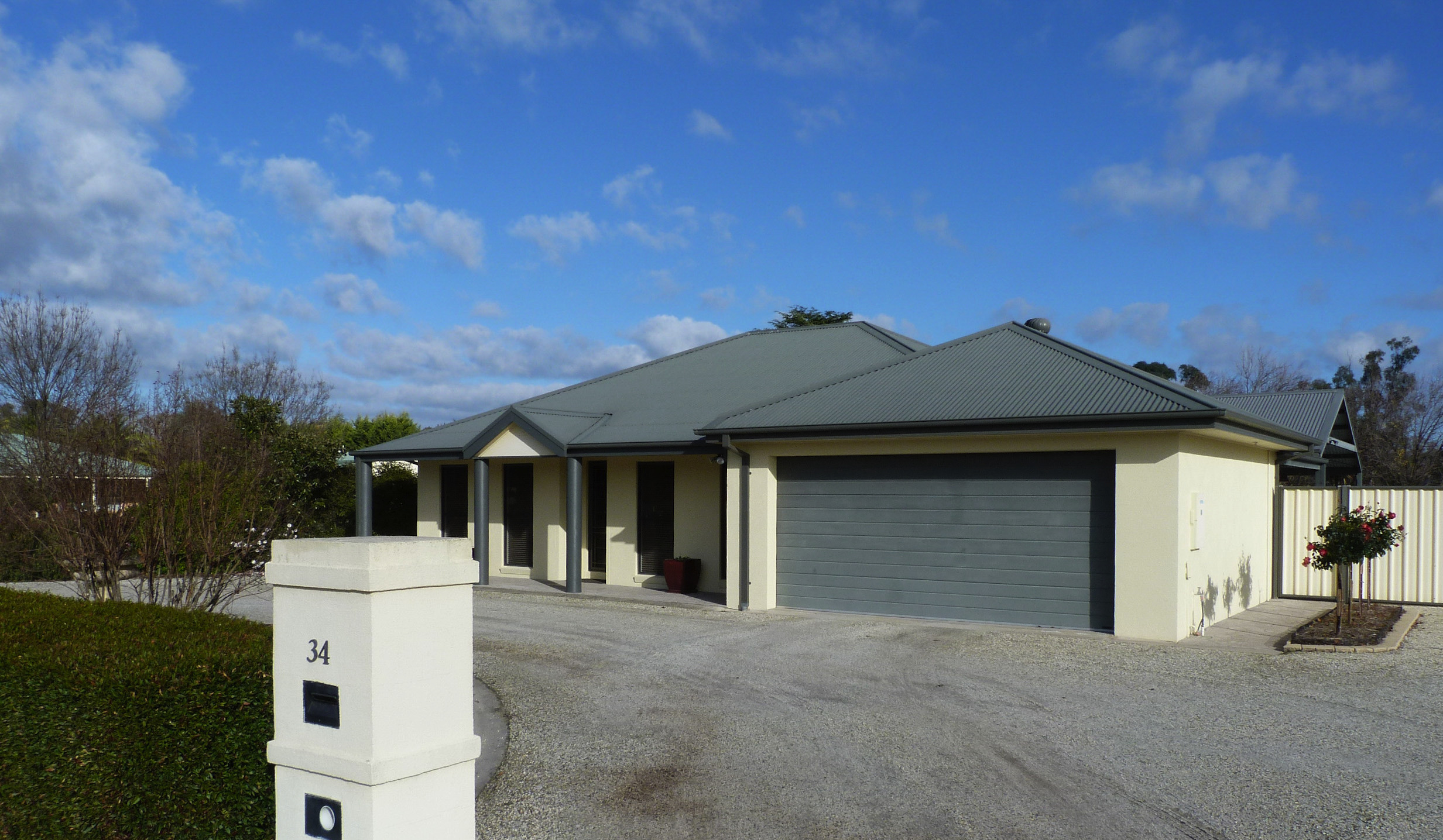 Benalla Residential Rural Real Estate RURAL ASPECT RIGHT HERE IN TOWN...