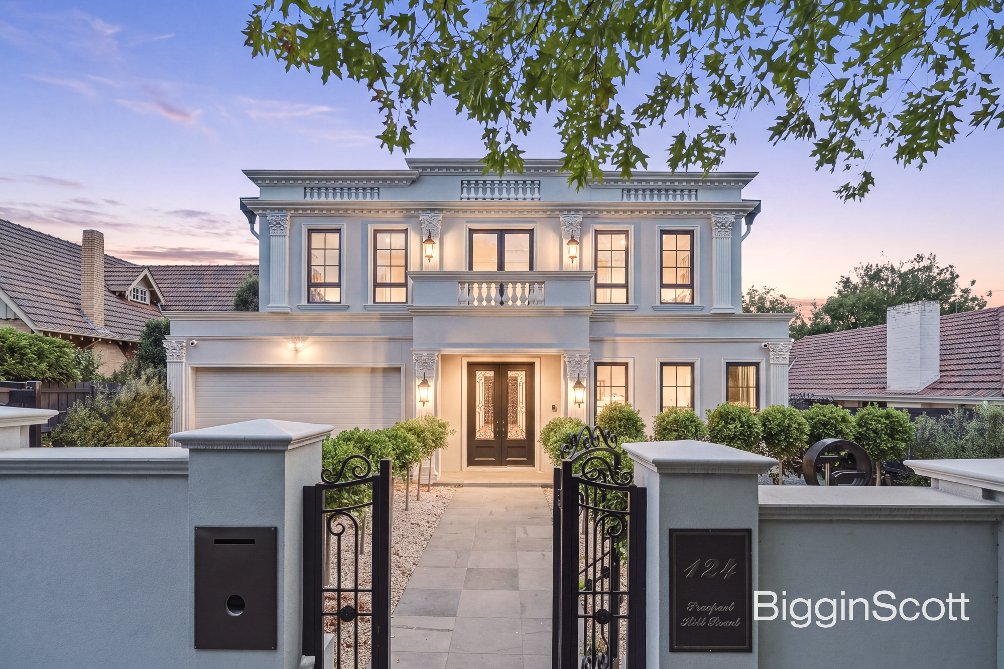 124 Prospect Hill Road, Canterbury VIC 3126