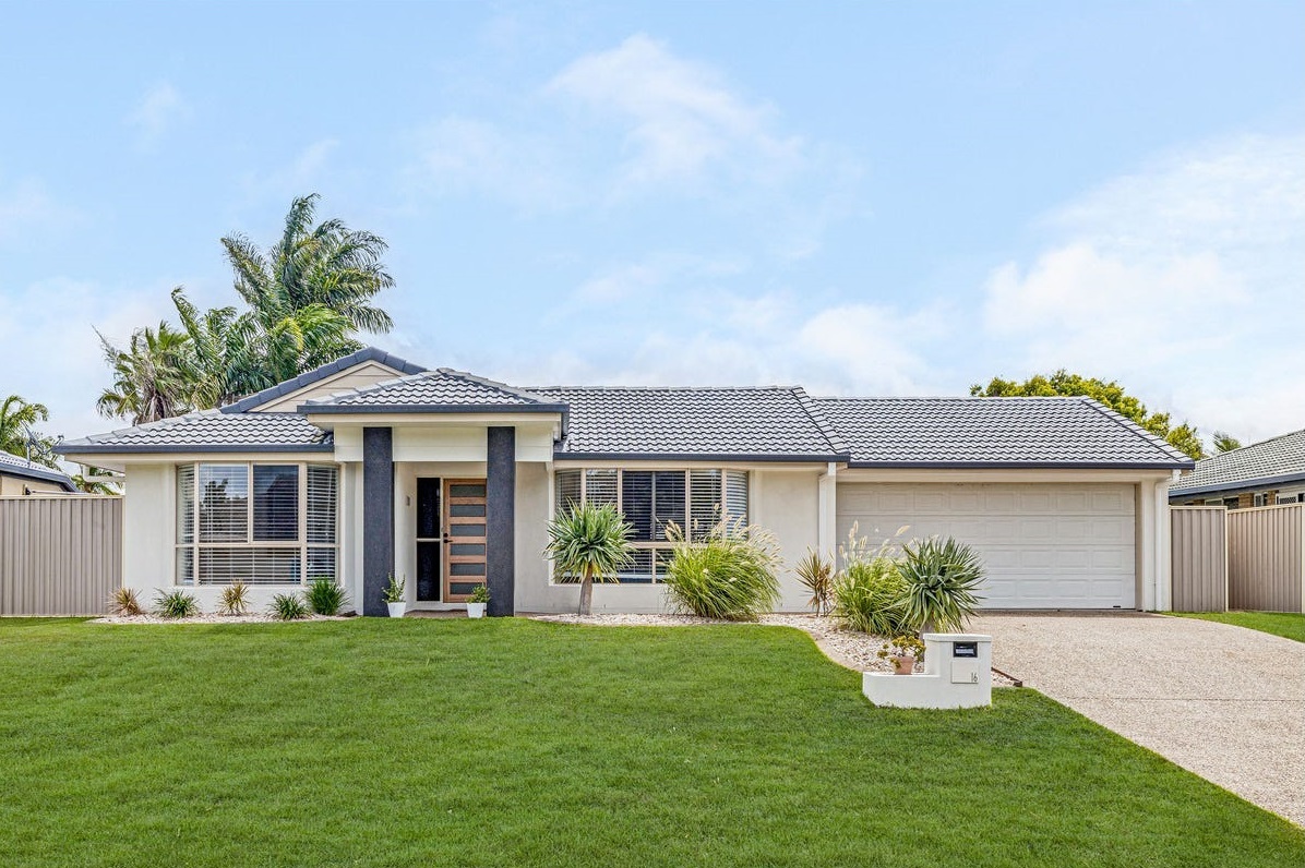 16 Greenway Pl, Mountain Creek QLD