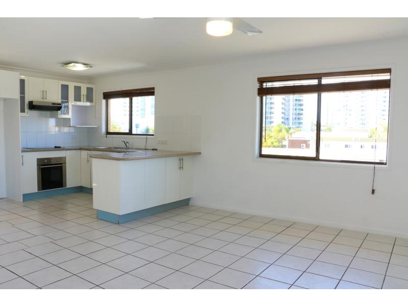 4, 27 Walan Street, Mooloolaba QLD