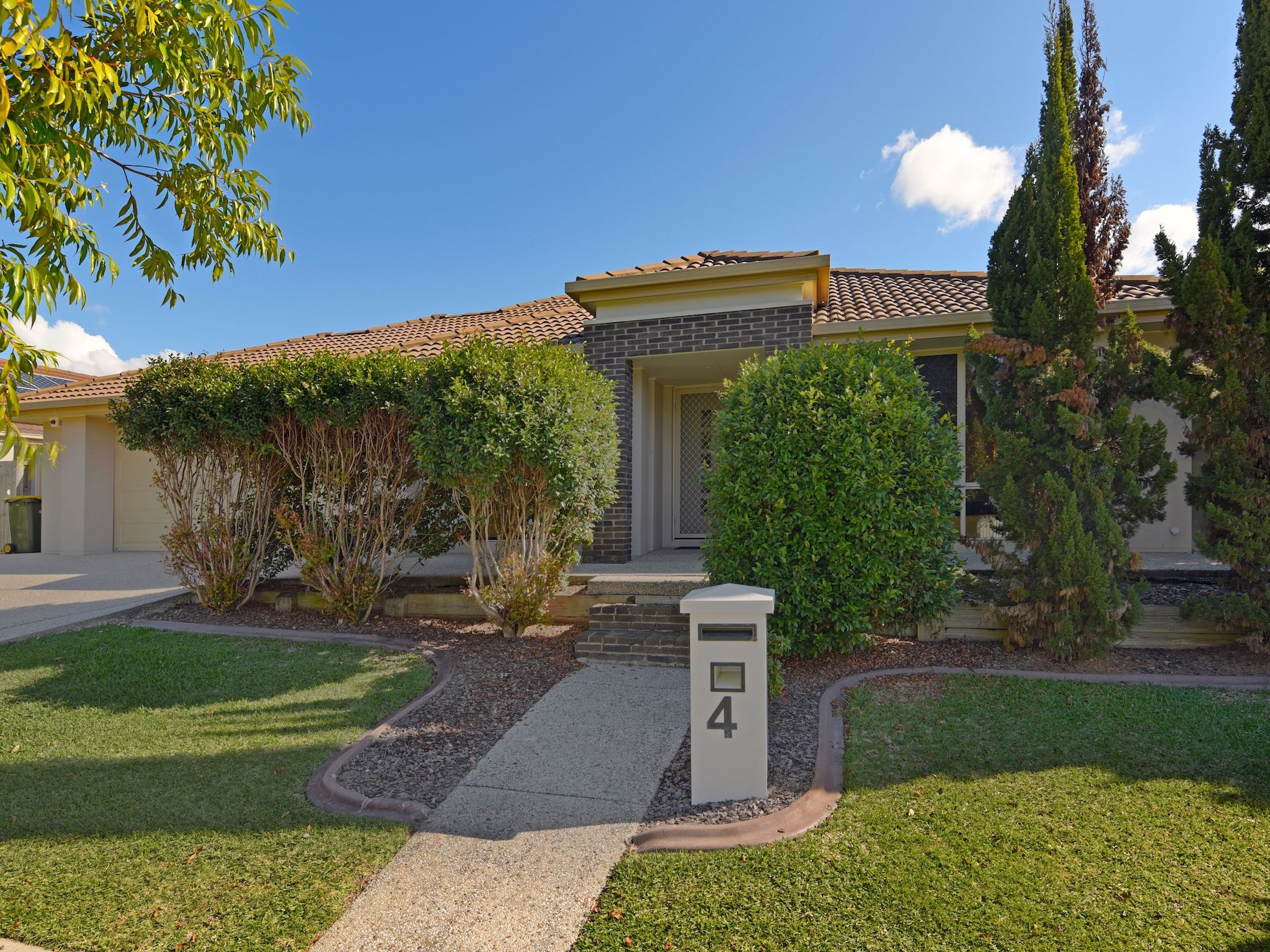 4 Brook Avenue, Sippy Downs QLD