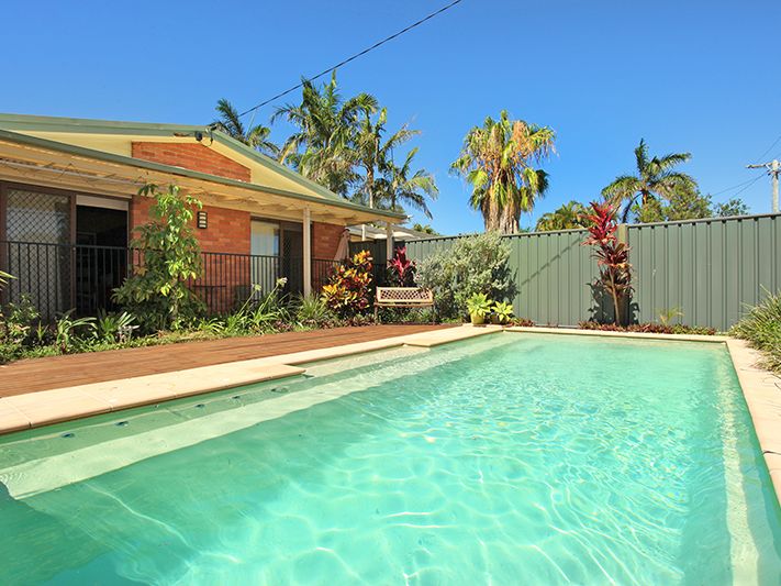 2 Tagera Street, Warana QLD