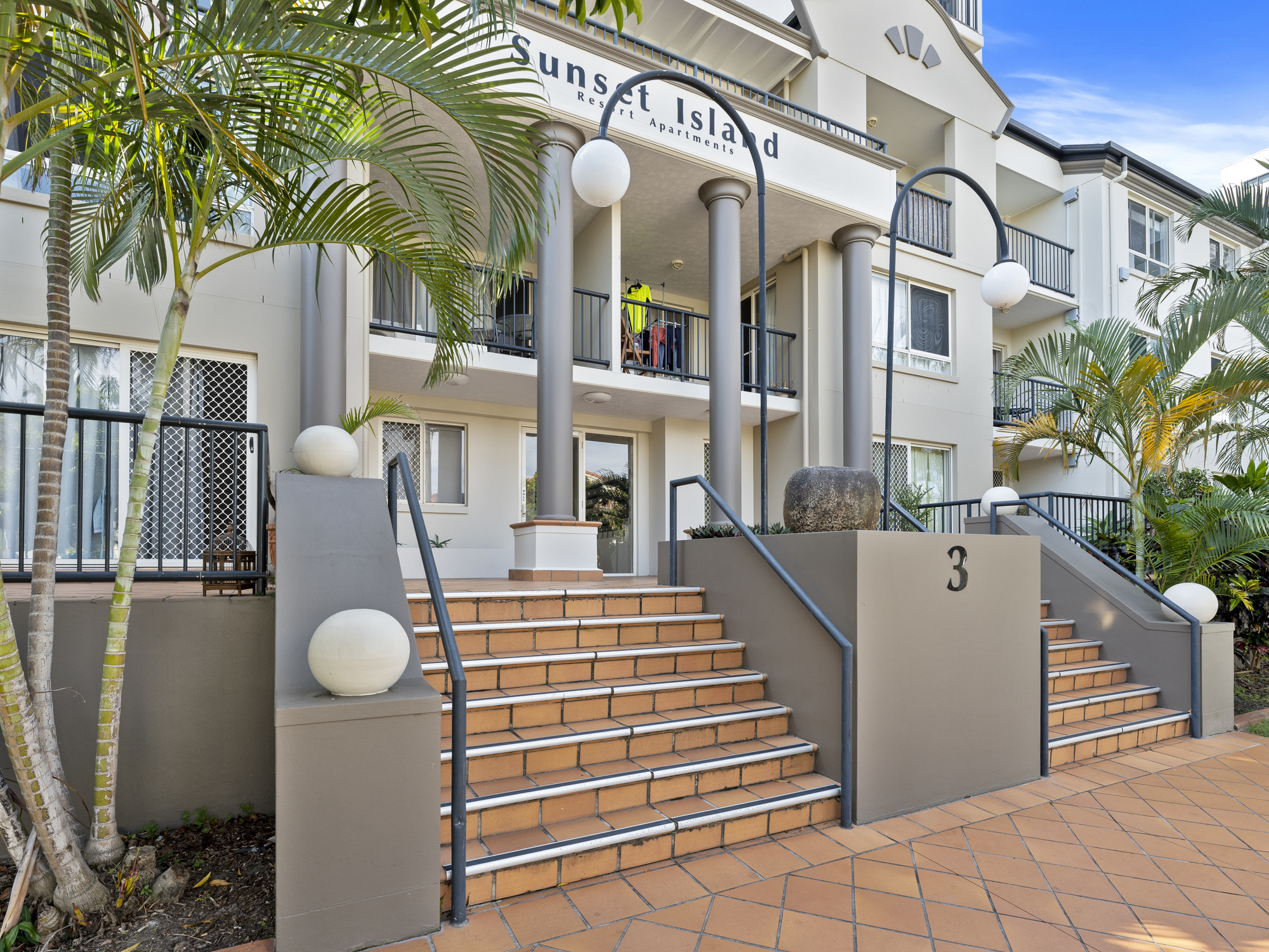 APARTMENT 11/3 Sunset Boulevard, Surfers Paradise QLD
