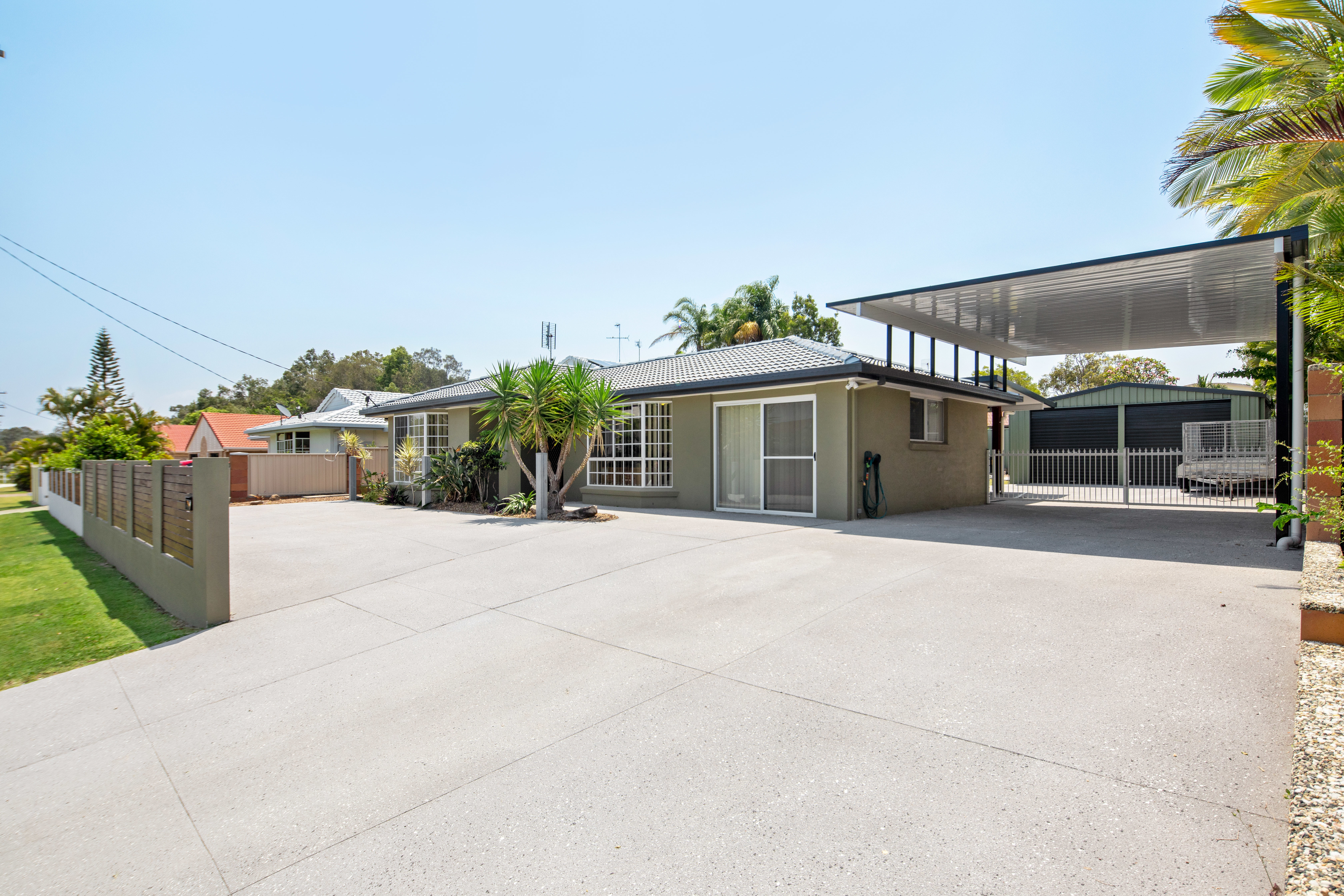118 Goonawarra Dr, Mooloolaba QLD 4557