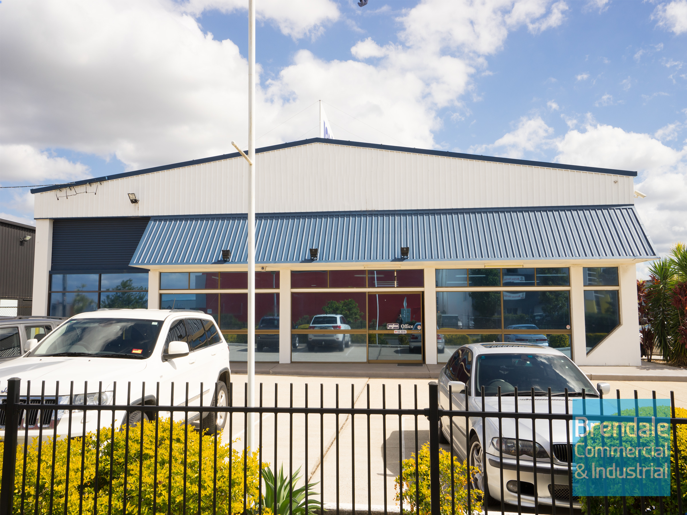 Brendale Commercial & Industrial 900m2 INDUSTRIAL WAREHOUSE WITH OFFICE