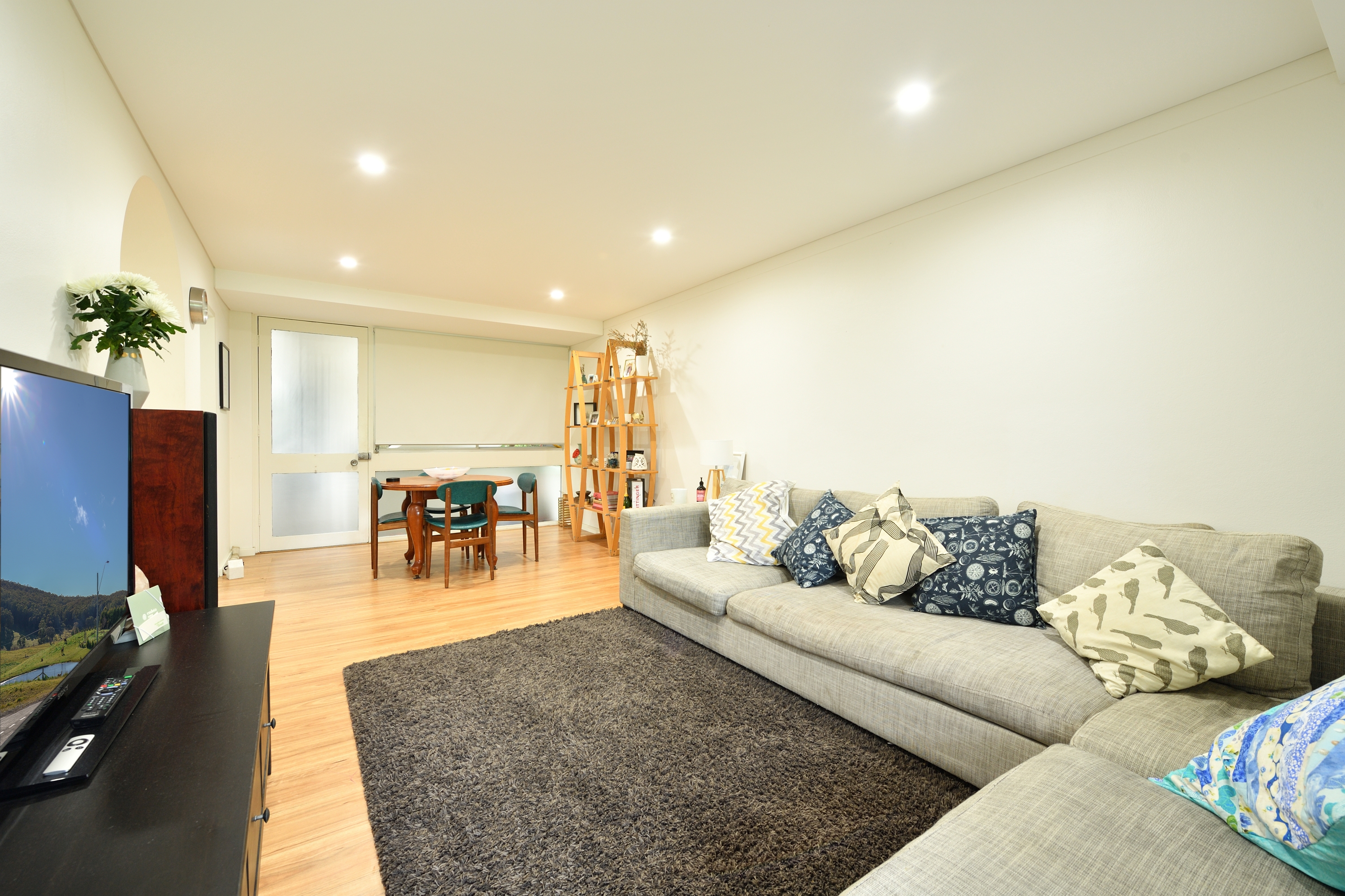 SPACIOUS & STYLIST RENOVATED TWO BEDROOM APARTMENT Britton Real Estate