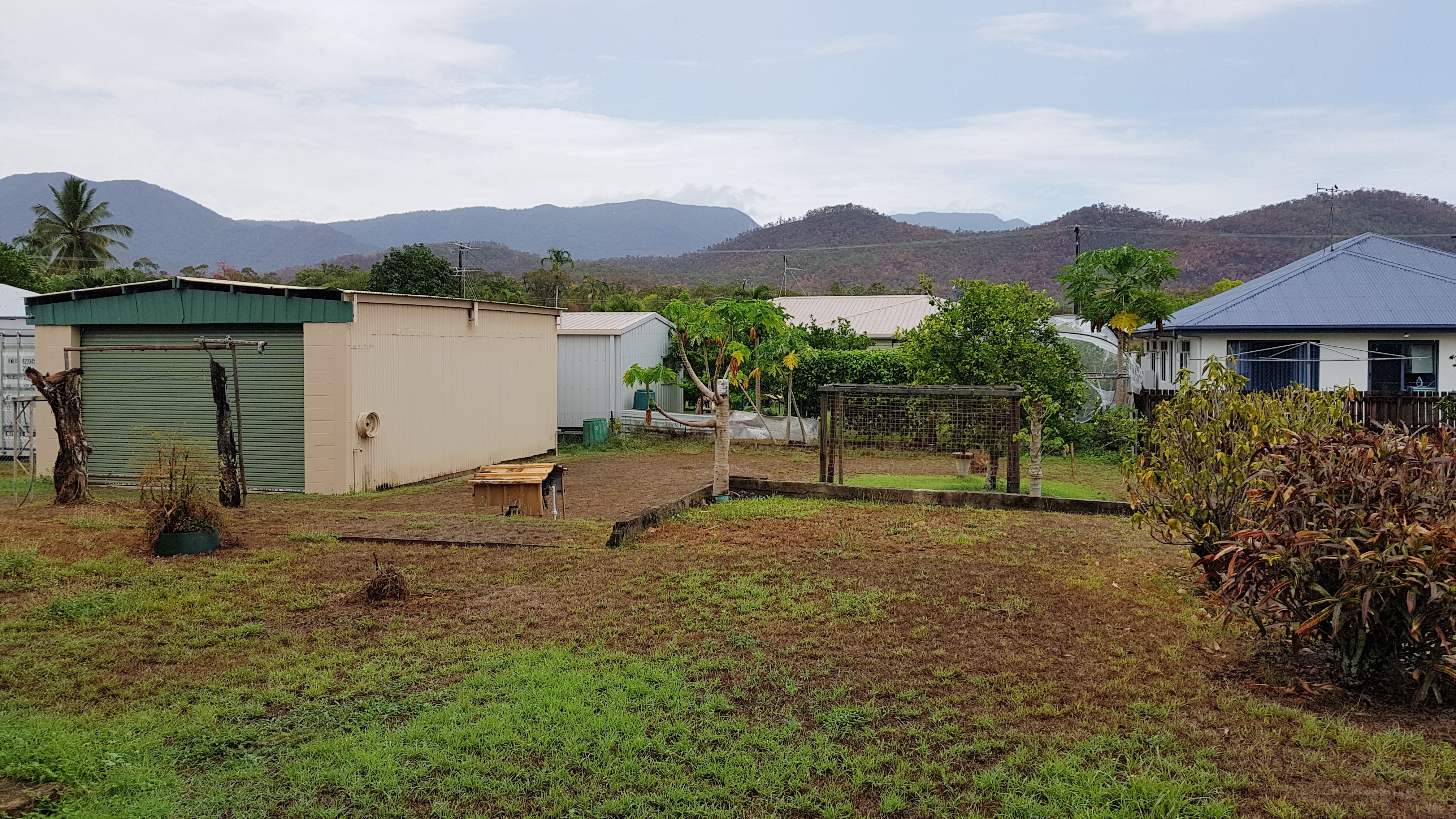 Cardwell & District Real Estate Spacious 3b/r beach house has Sea