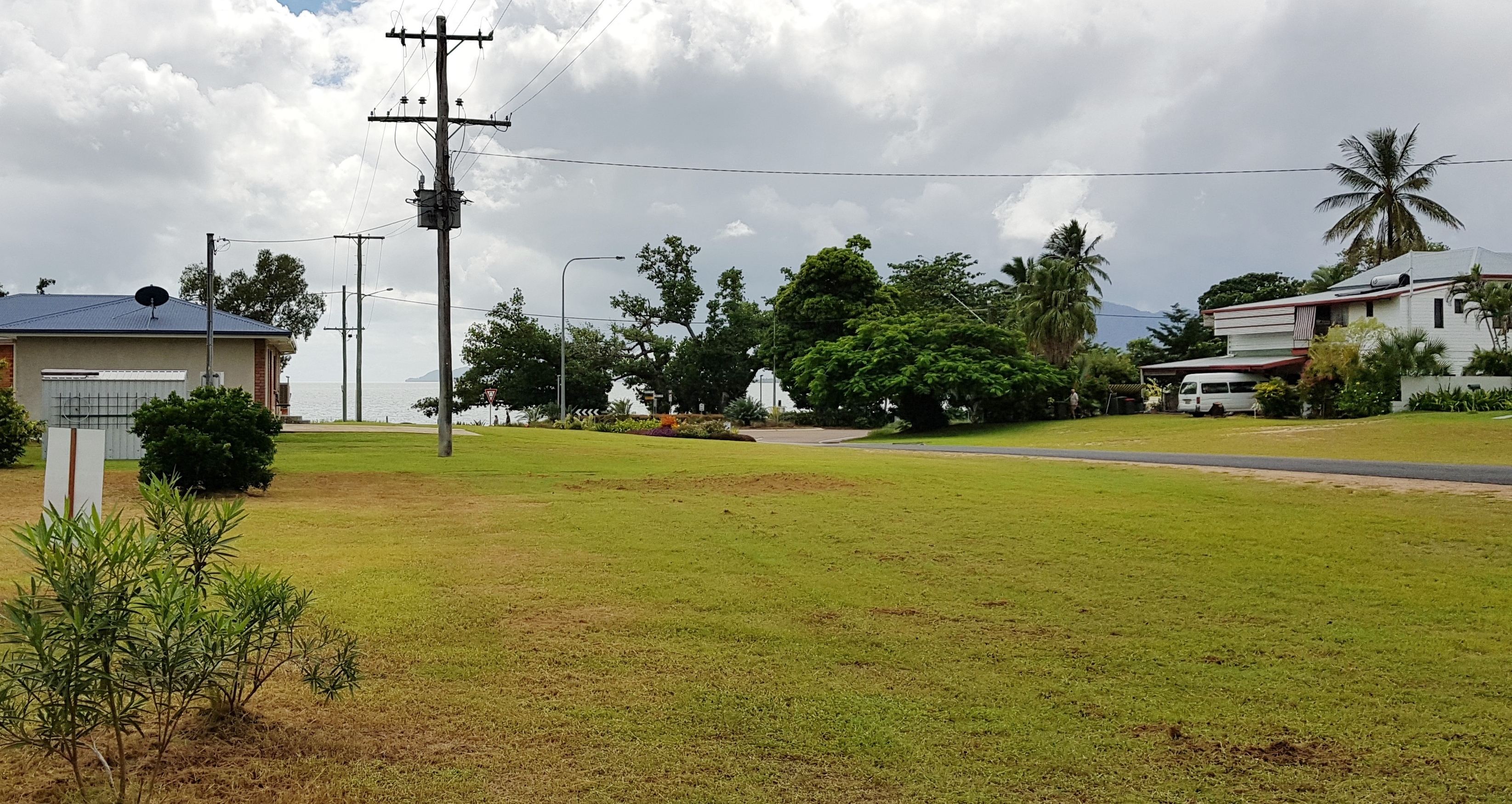 Cardwell & District Real Estate Beachside one bedroom weekender