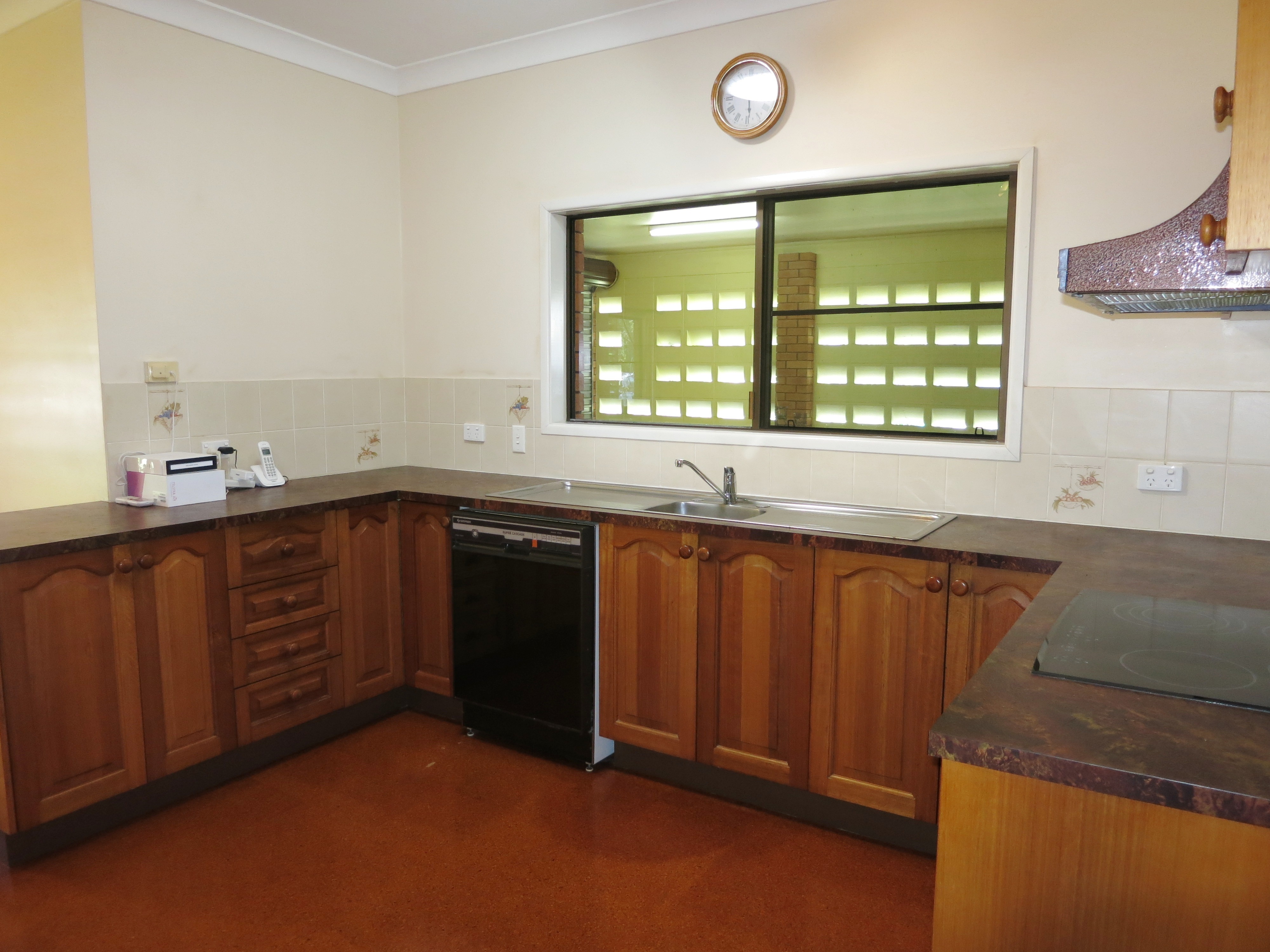 Cardwell & District Real Estate This neat and tidy 3 bedroom, 2