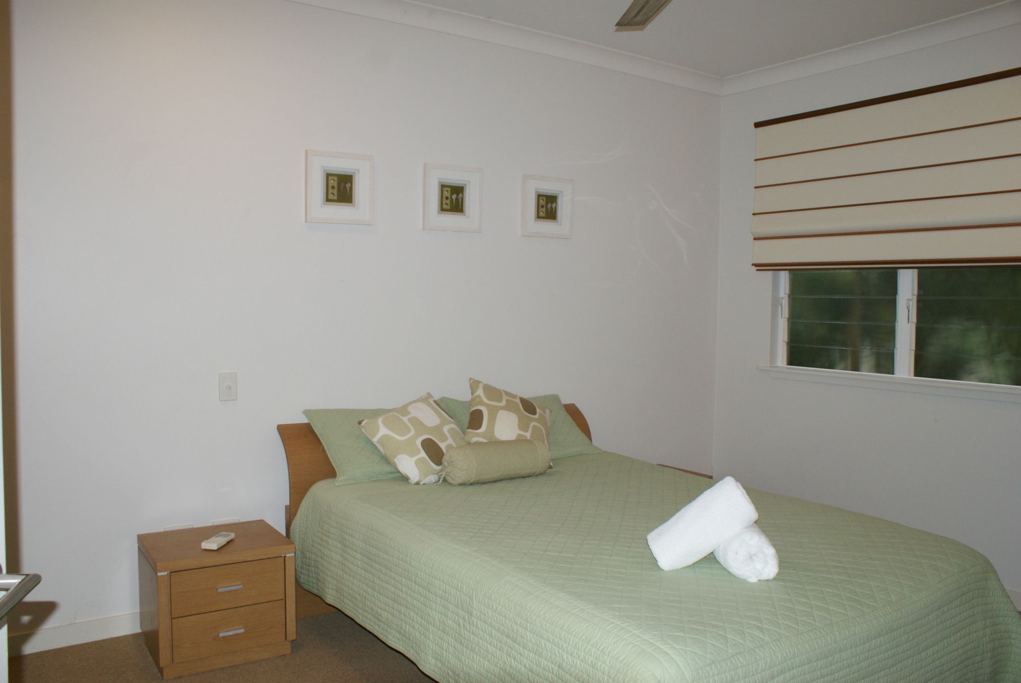 Cardwell & District Real Estate Luxury one bedroom fully furnished