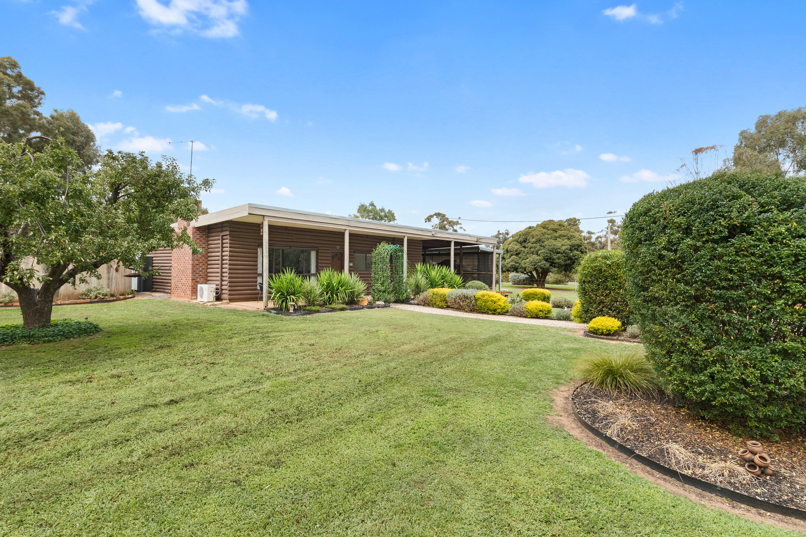 Maldon area under 560k........HOUSE, 2 ACRES, BIG SHED, 3 BED, FLAT