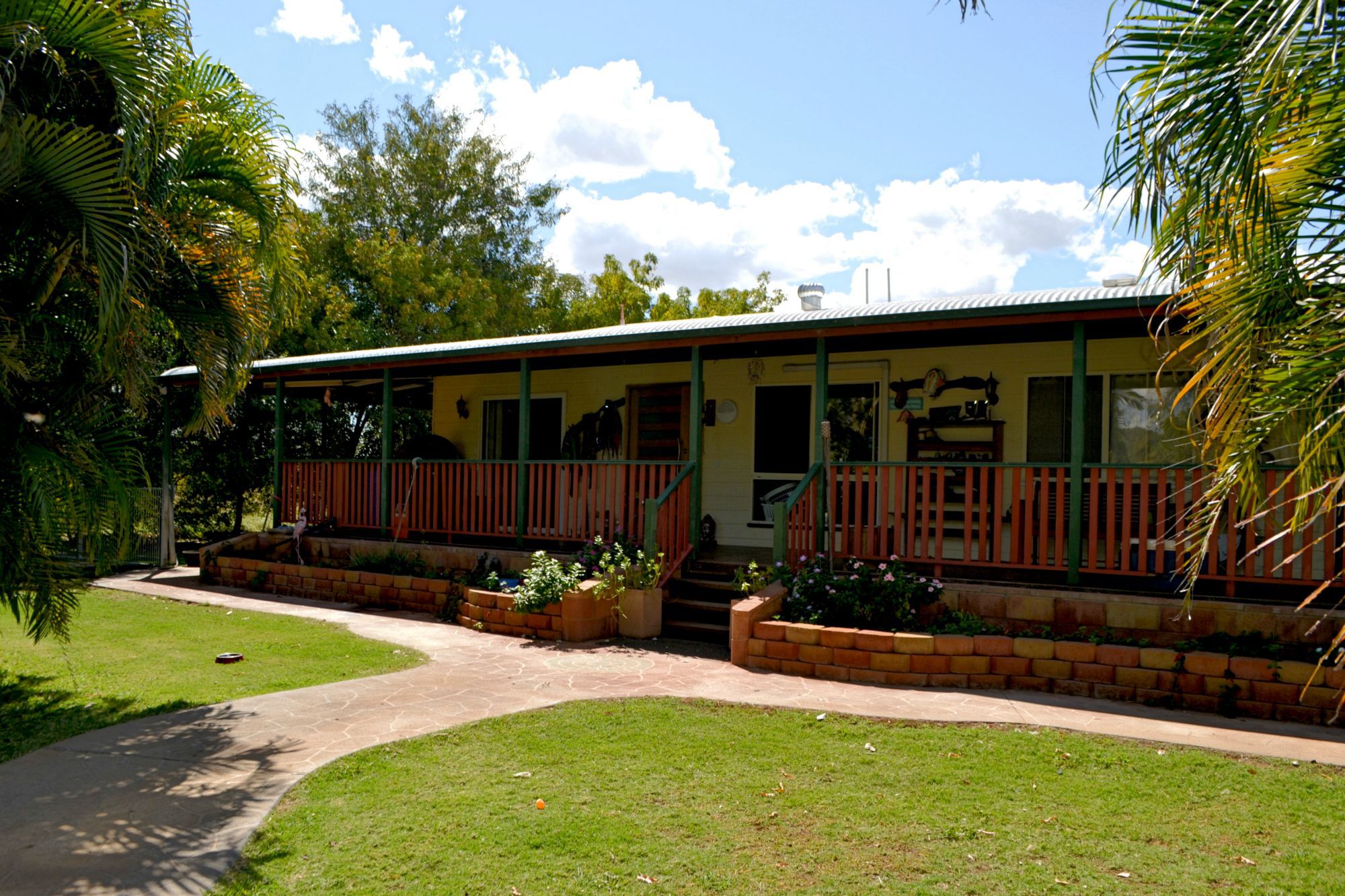 Mount Isa Homestead for sale! City and Country