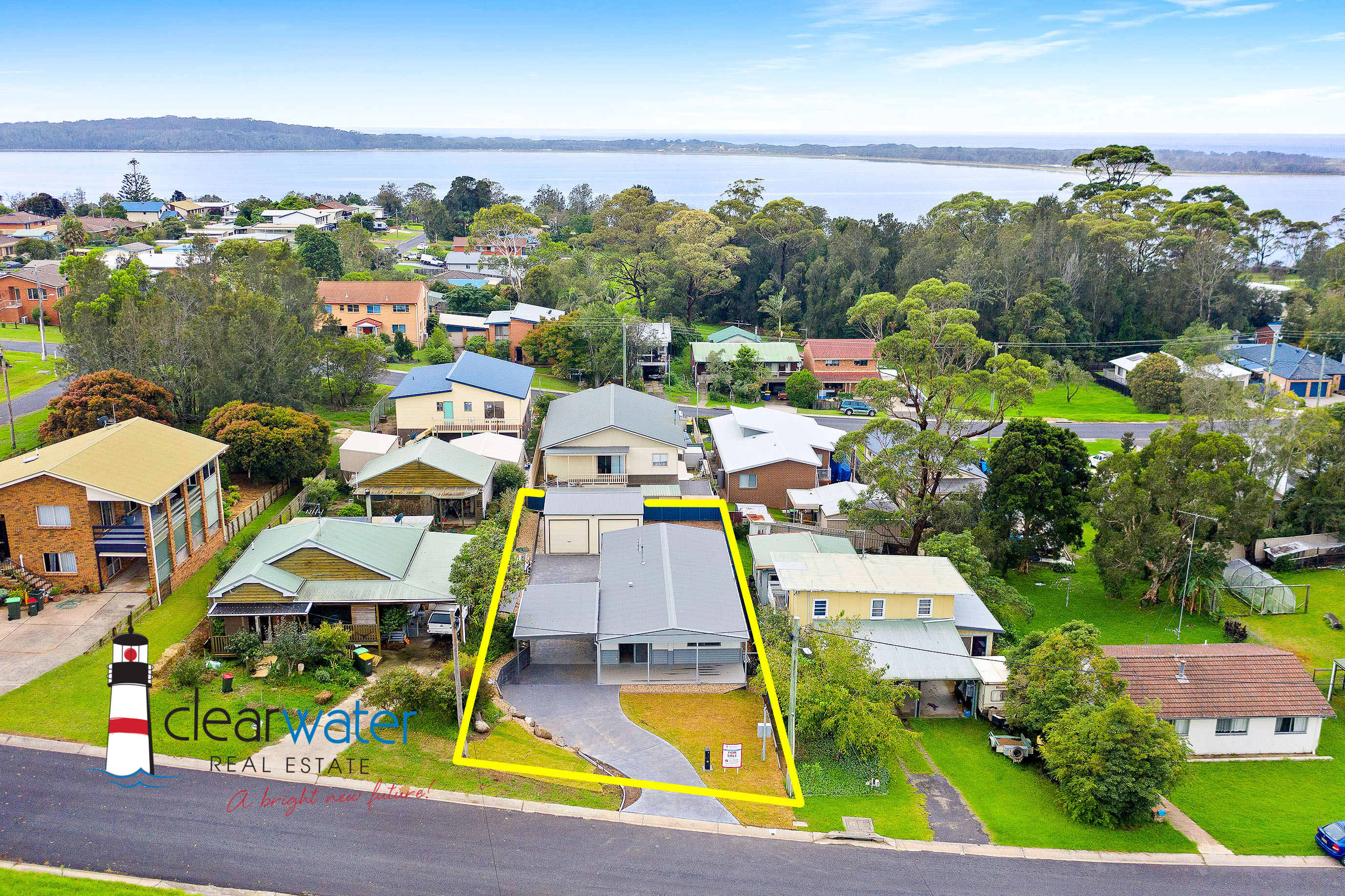 Clearwater Real Estate New Home in Tuross Head Close To Lake & Golf Course