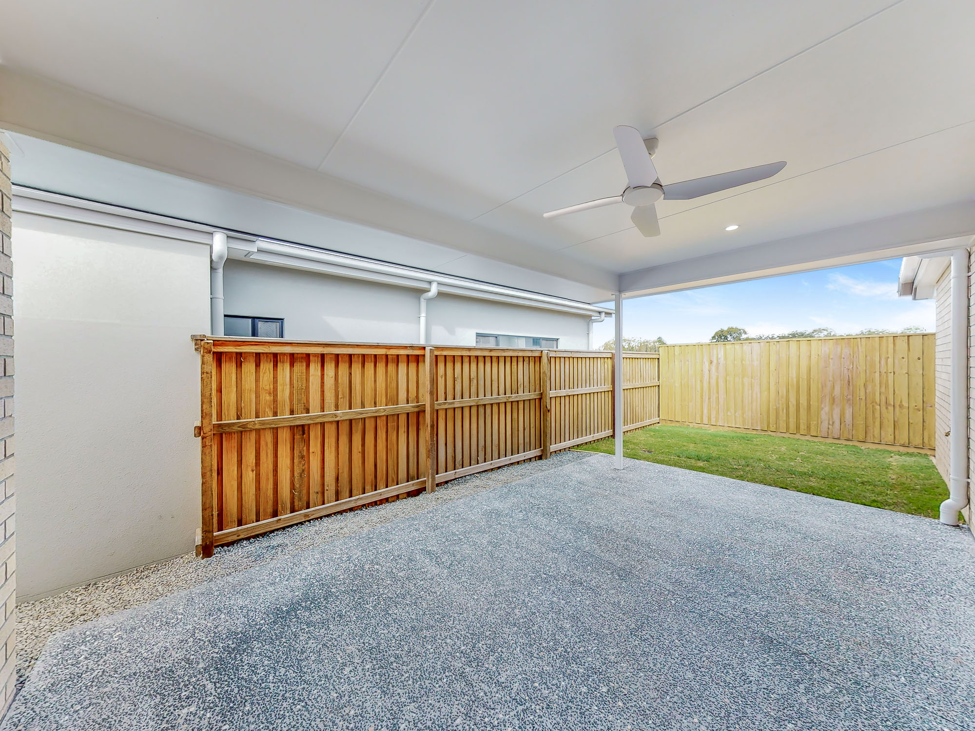 EXQUISITE FAMILY LIVING IN PALMVIEW! Code Property Group Our