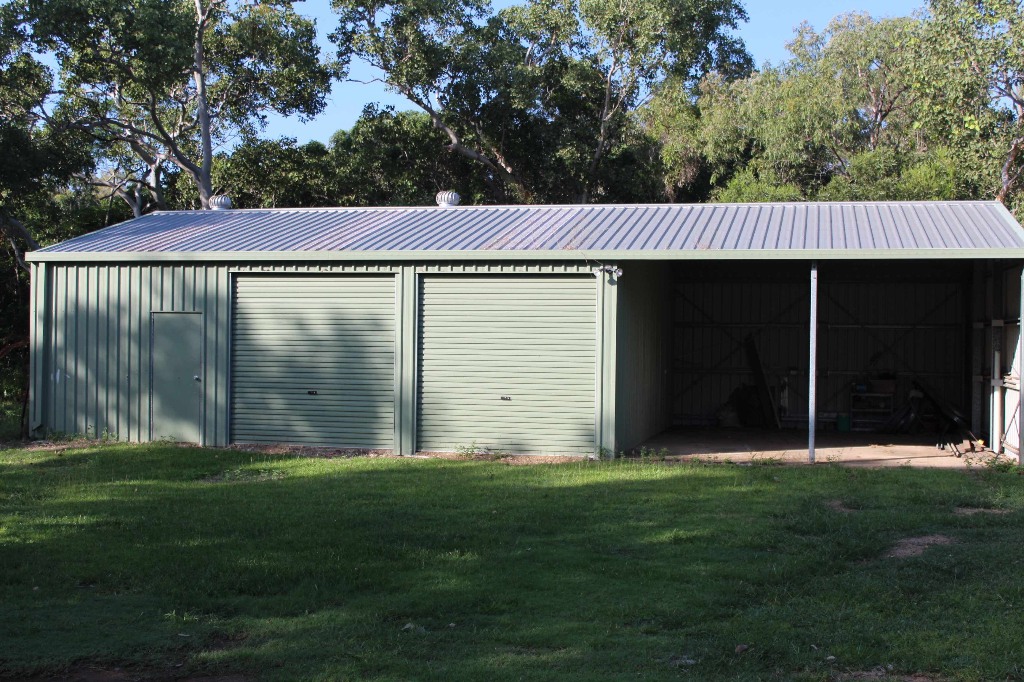 Cooktown Platinum Realty - Rural home with 5 bay shed