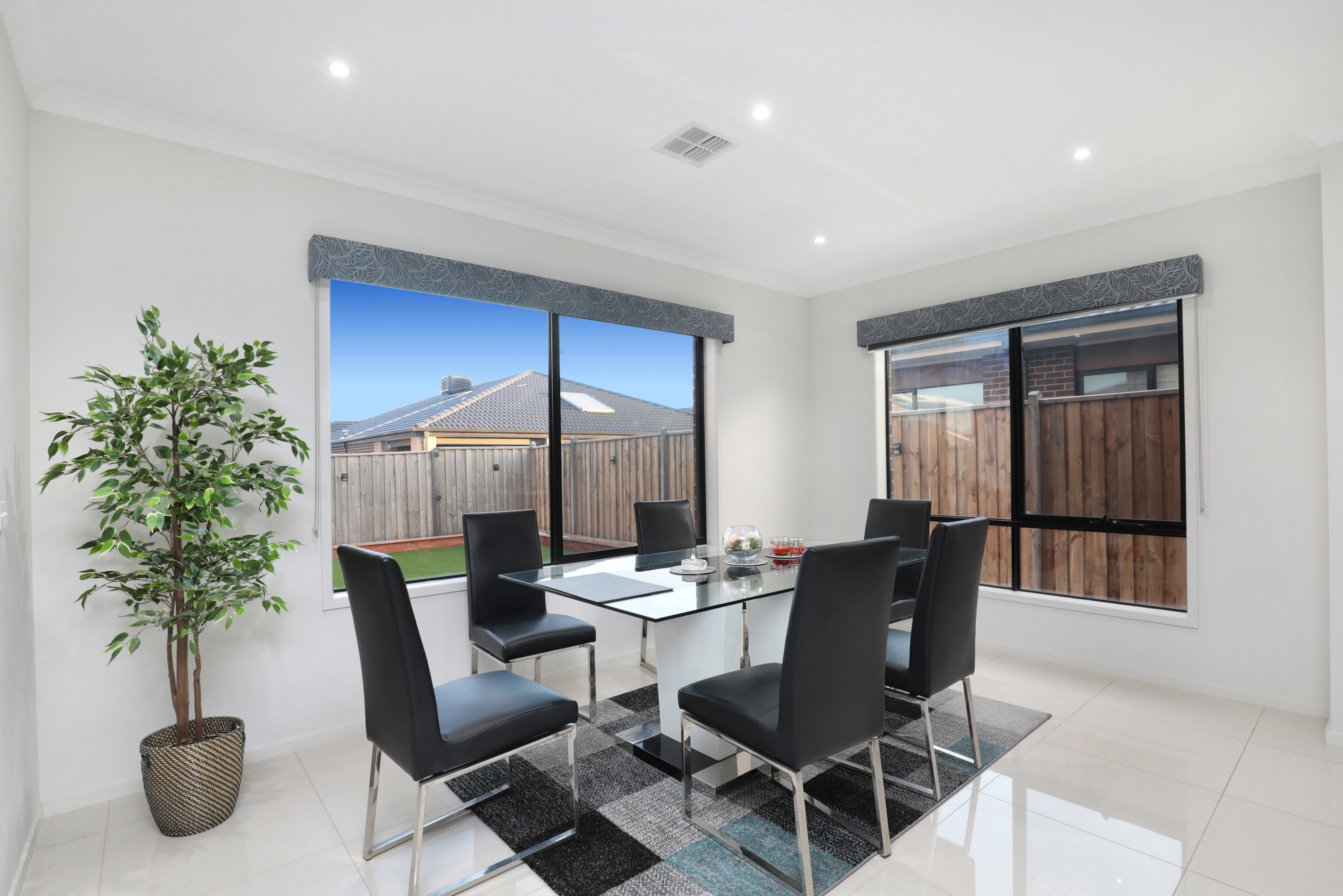 Australian National Real Estate Luxurious Stylish Modern Family Home