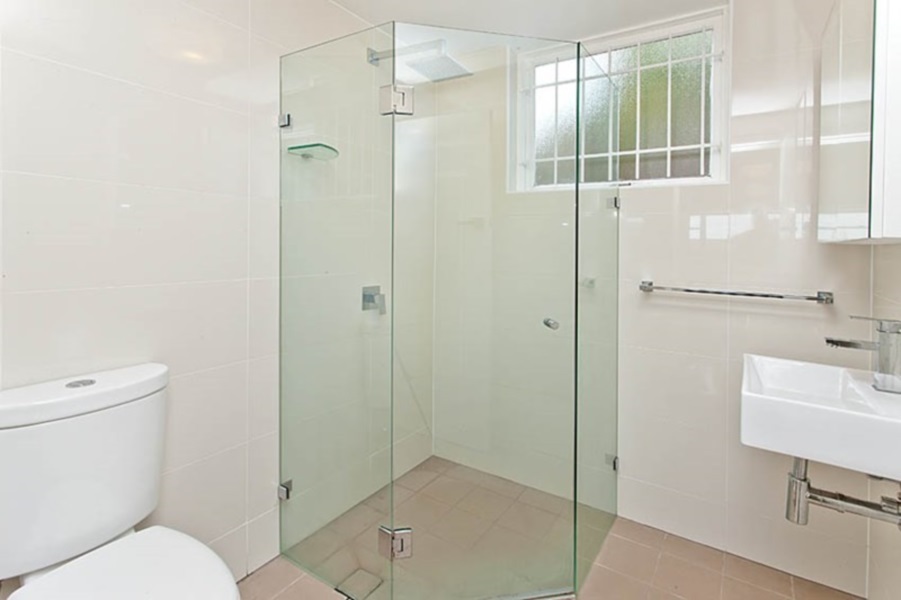 Cousins and Co Real Estate Stylish & Sunlit 2 Bedroom Apartment