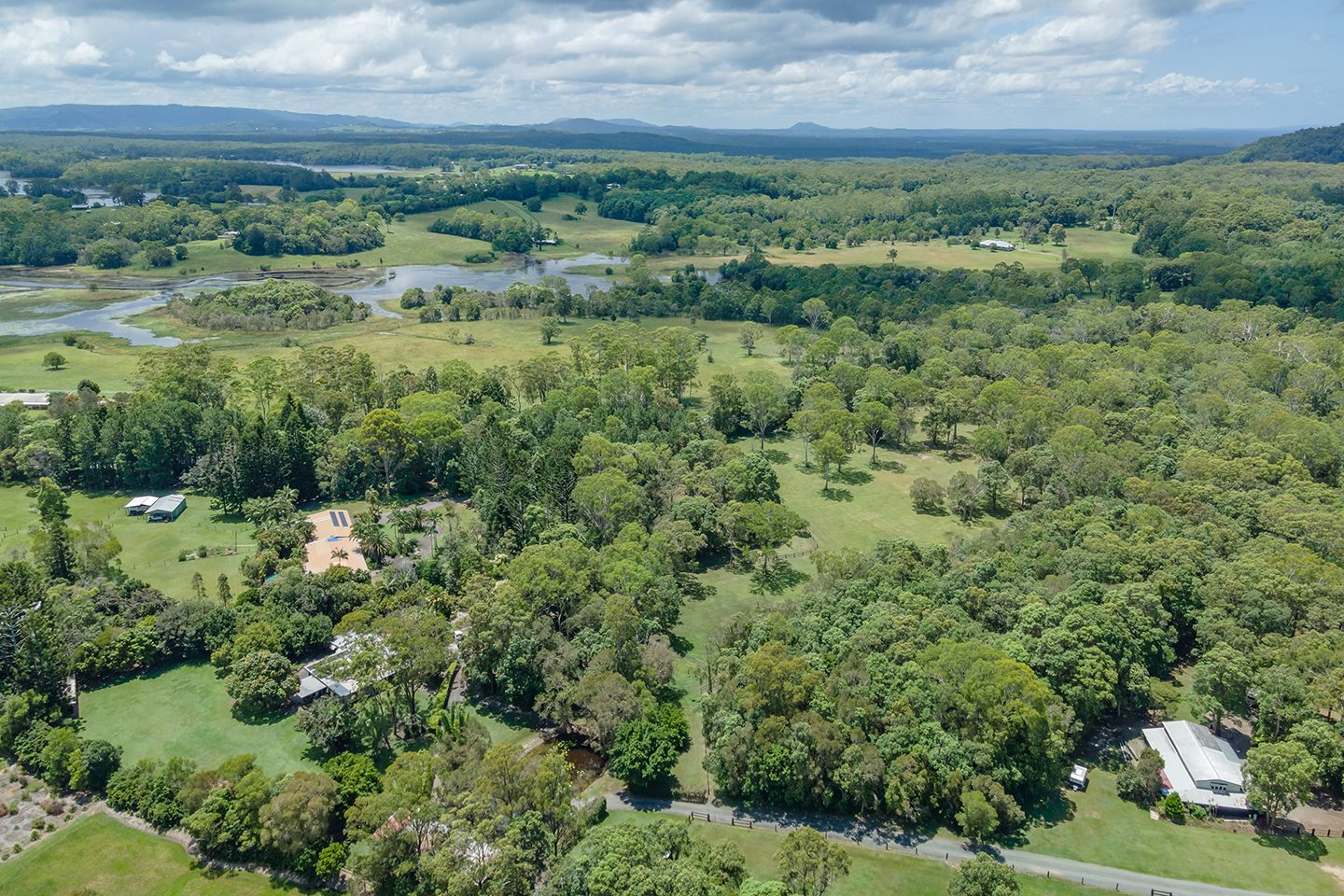 Noosa hinterland & acreage specialists in Doonan, Eumundi, Tinbeerwah and Verrierdale David
