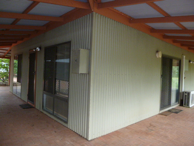 4, 7 Cycas Close