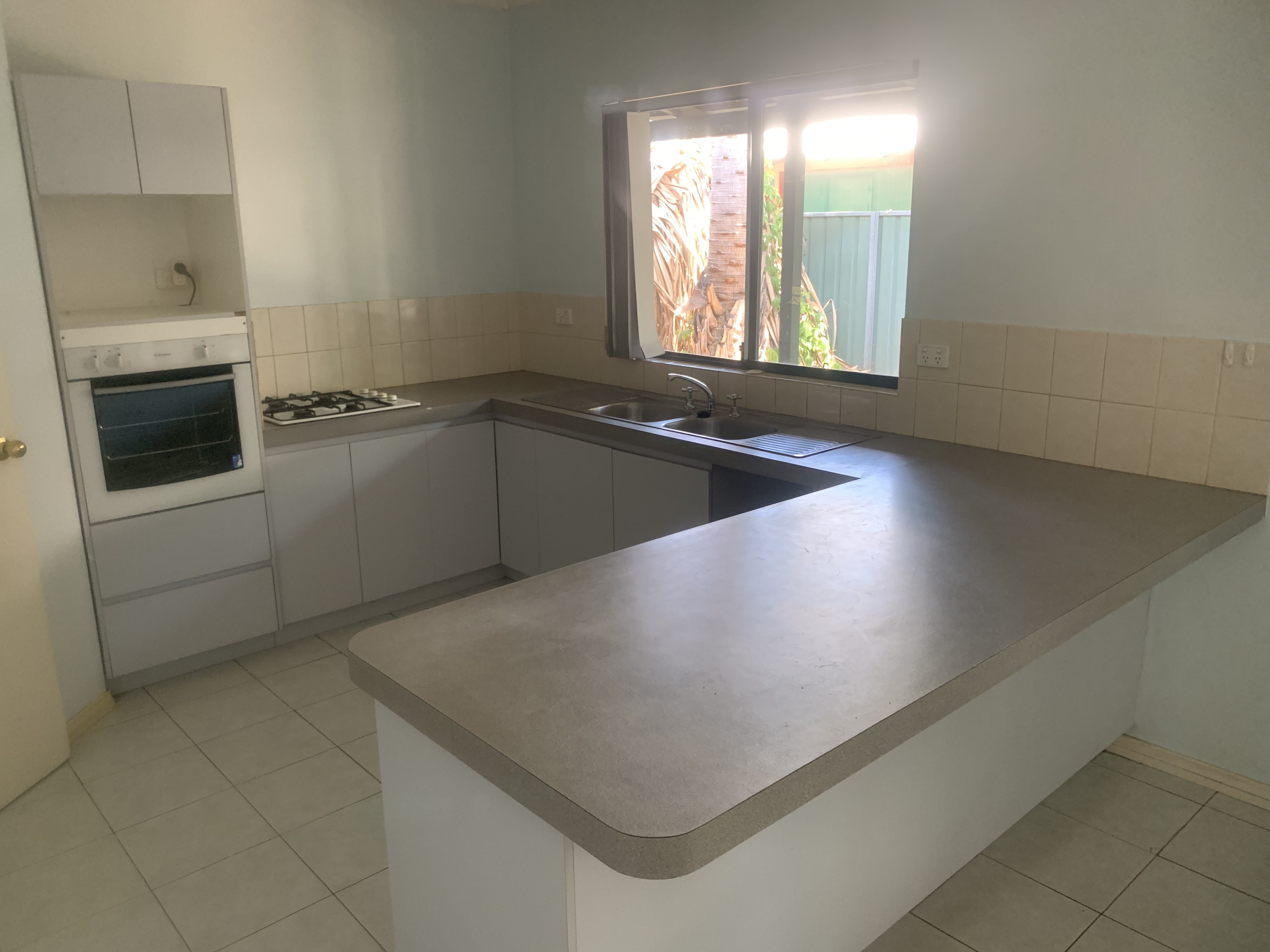 BRIGHT FAMILY RENTAL... East Kimberley Real Estate