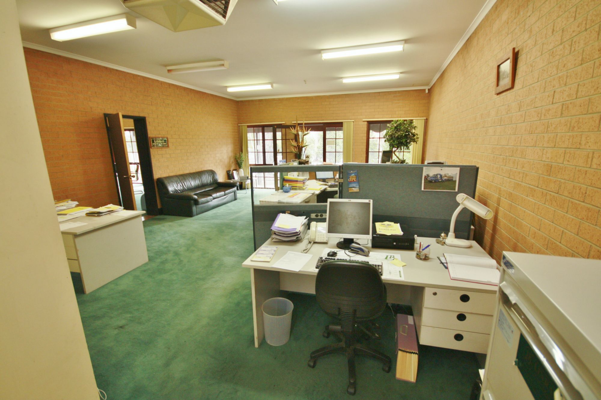 Prime Commercial Unit. EstateRealty