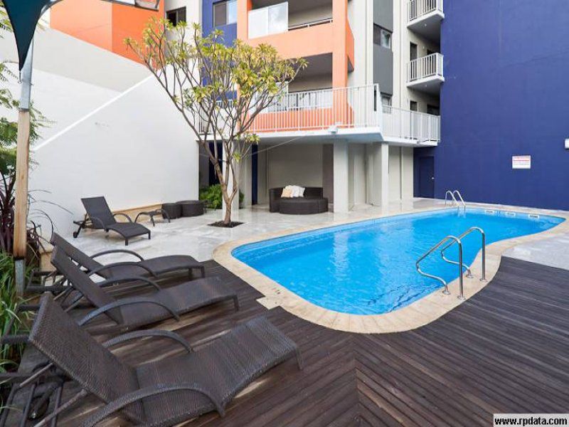 Unit 5, 2 Walsh Loop, Joondalup