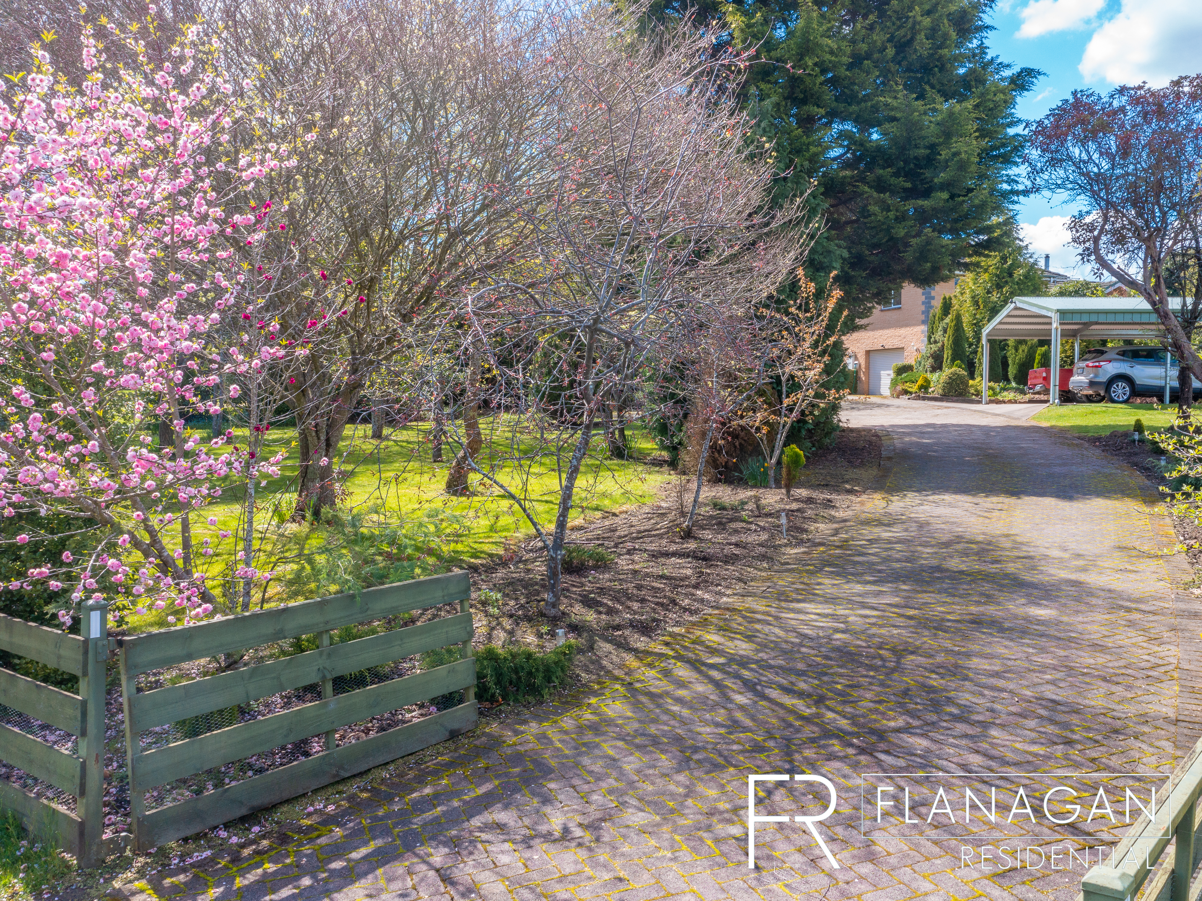 For Sale | Rae Smith | Flanagan Residential | Grindelwald