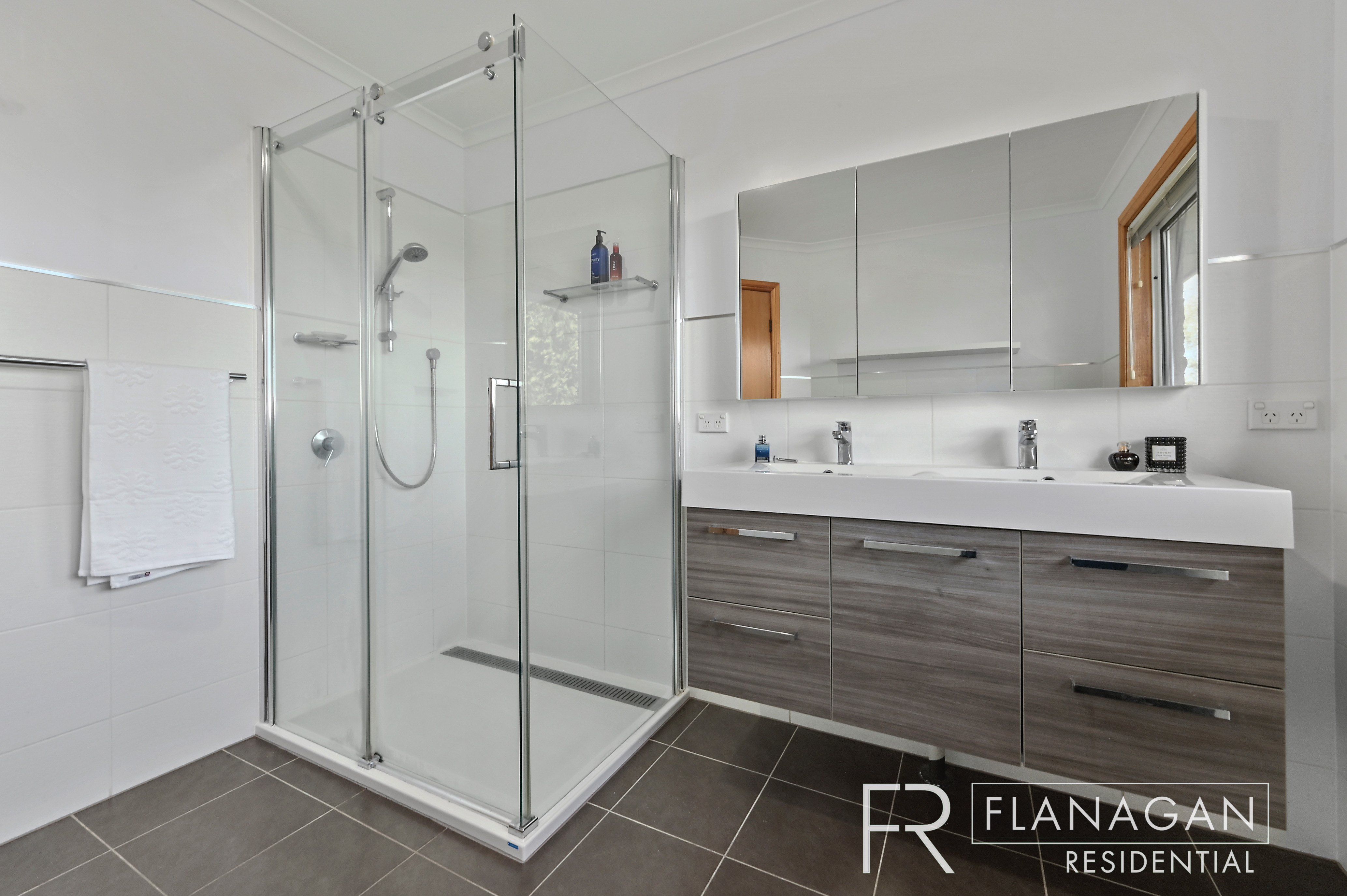 For Sale | Rae Smith | Flanagan Residential | Grindelwald